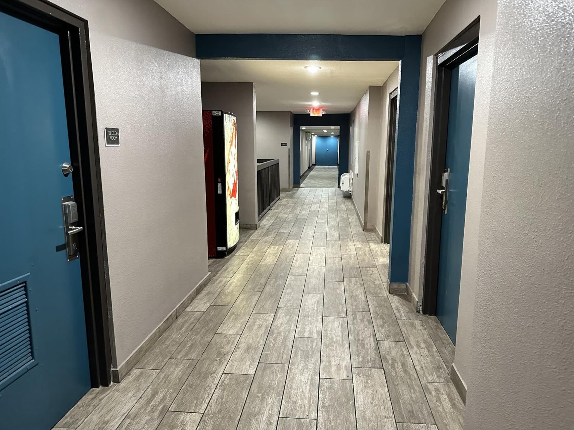 Super 8 by Wyndham Mesa Downtown Near Convention Center gallery photo in Mesa, AZ — image 40
