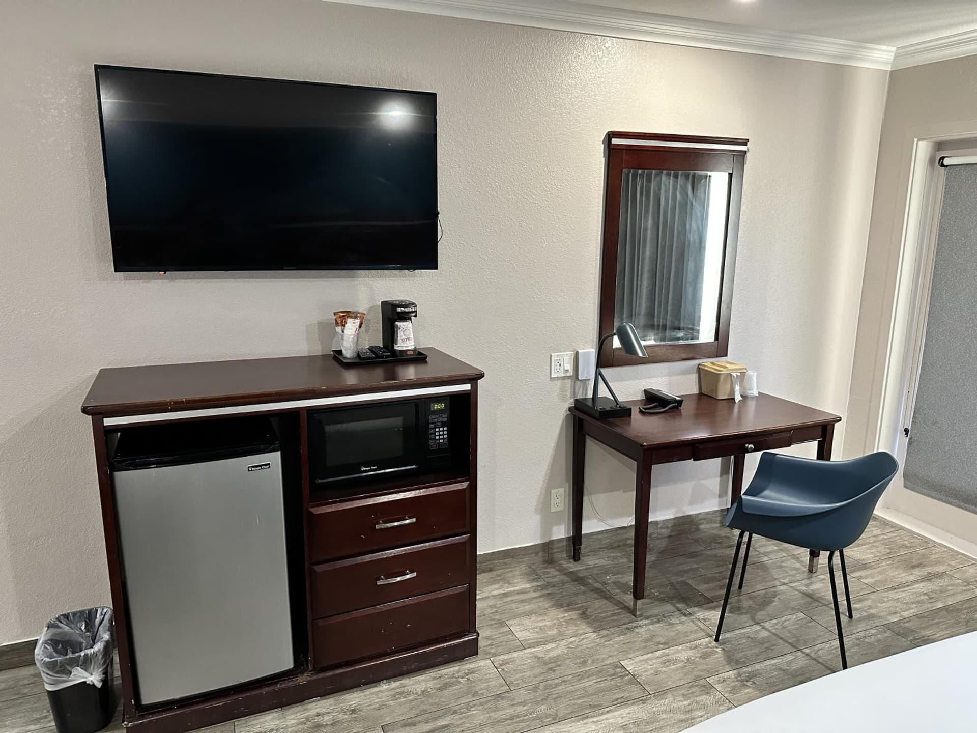 Super 8 by Wyndham Mesa Downtown Near Convention Center gallery photo in Mesa, AZ — image 17