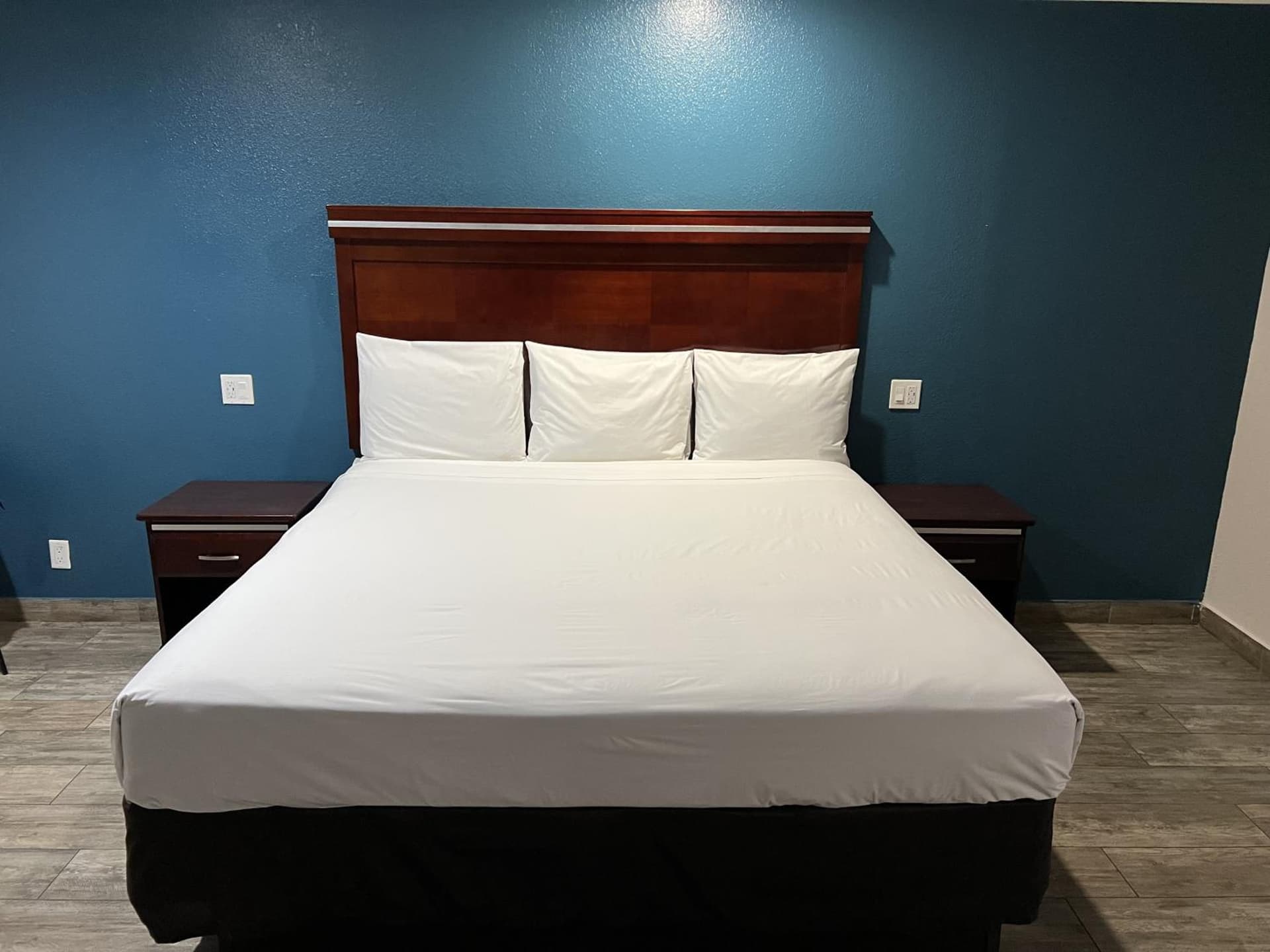 Super 8 by Wyndham Mesa Downtown Near Convention Center gallery photo in Mesa, AZ — image 14