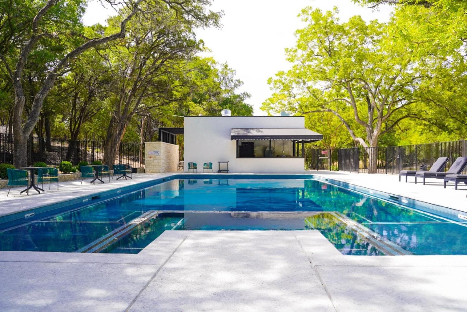 Wimberley Inn & bar gallery photo in Wimberley, TX — image 36