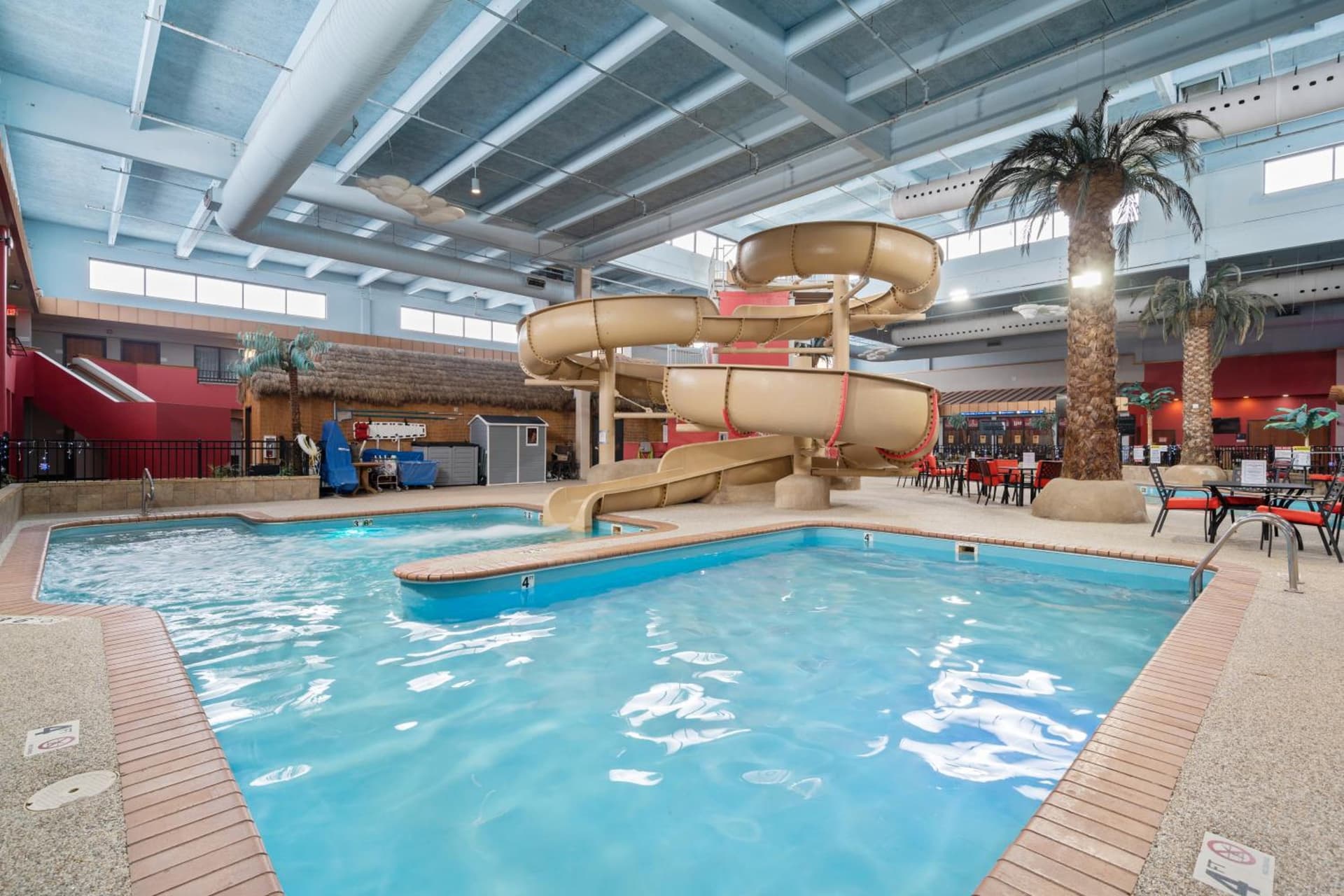 Ramada by Wyndham Sioux Falls Airport - Waterpark Resort & Event Center gallery photo in Sioux Falls, SD — image 137