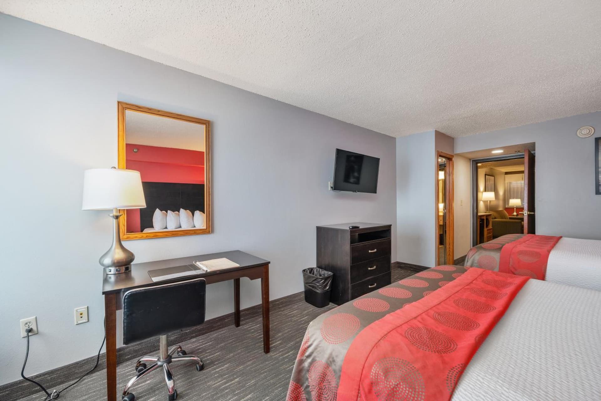 Ramada by Wyndham Sioux Falls Airport - Waterpark Resort & Event Center gallery photo in Sioux Falls, SD — image 151