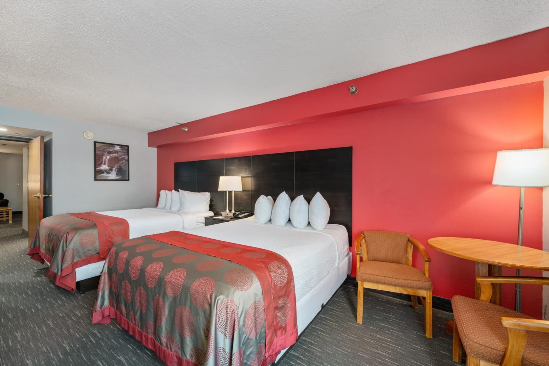 Ramada by Wyndham Sioux Falls Airport - Waterpark Resort & Event Center gallery photo in Sioux Falls, SD — image 109
