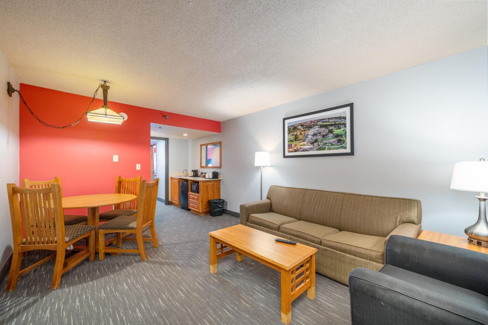 Ramada by Wyndham Sioux Falls Airport - Waterpark Resort & Event Center gallery photo in Sioux Falls, SD — image 44