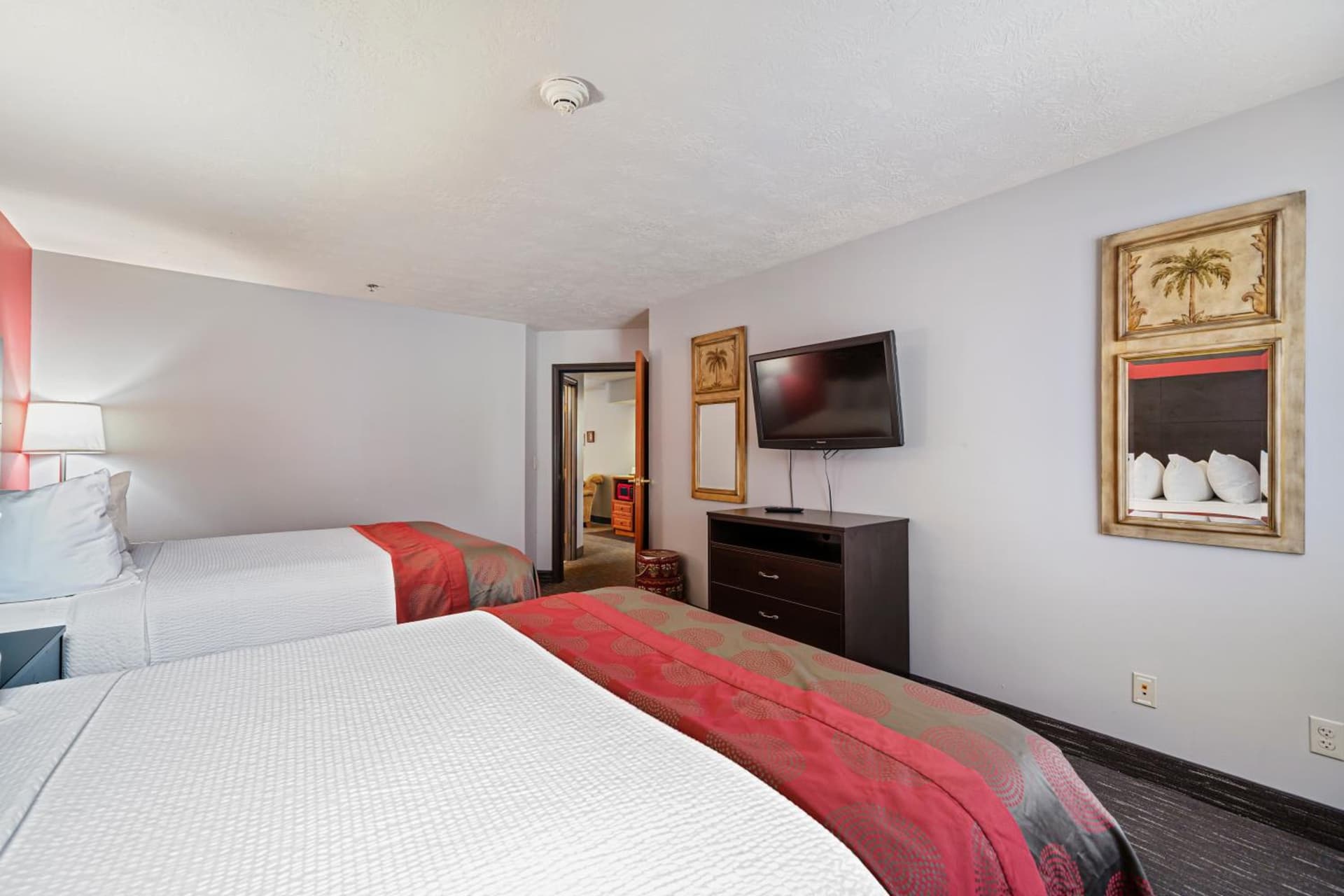 Ramada by Wyndham Sioux Falls Airport - Waterpark Resort & Event Center gallery photo in Sioux Falls, SD — image 94