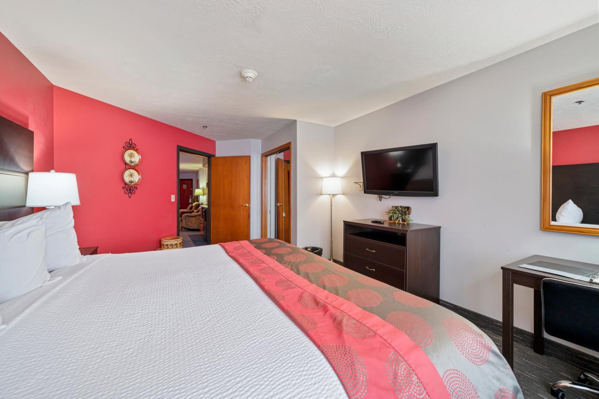 Ramada by Wyndham Sioux Falls Airport - Waterpark Resort & Event Center gallery photo in Sioux Falls, SD — image 59