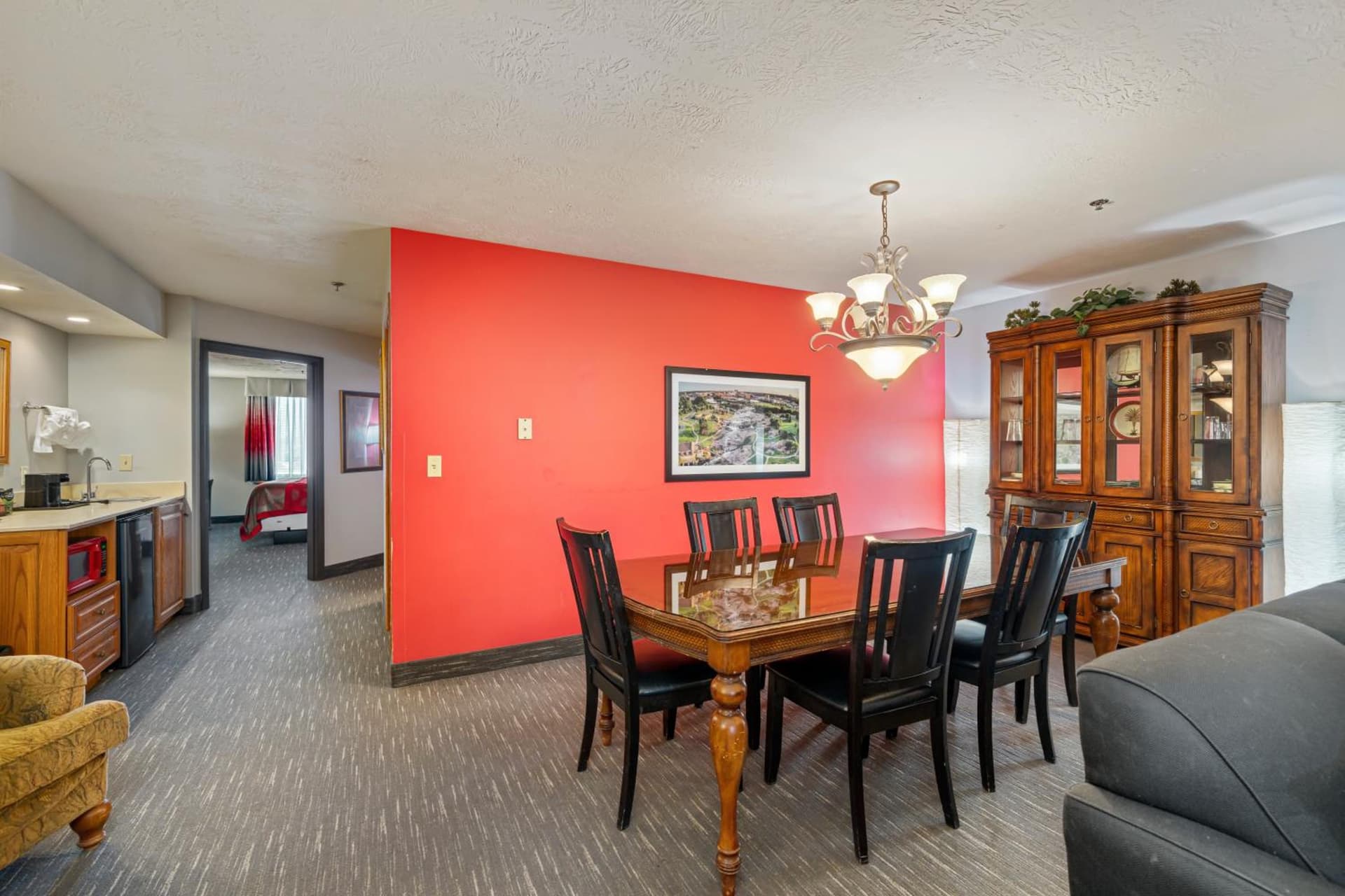 Ramada by Wyndham Sioux Falls Airport - Waterpark Resort & Event Center gallery photo in Sioux Falls, SD — image 118