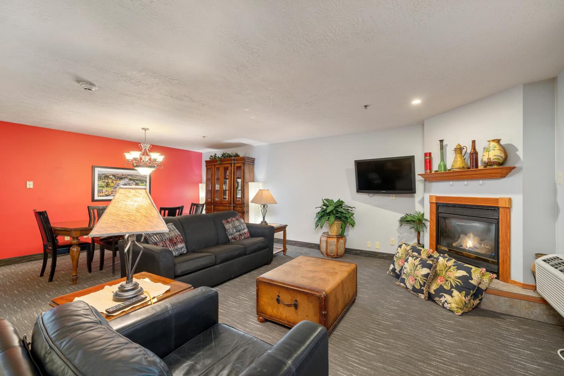 Ramada by Wyndham Sioux Falls Airport - Waterpark Resort & Event Center gallery photo in Sioux Falls, SD — image 49