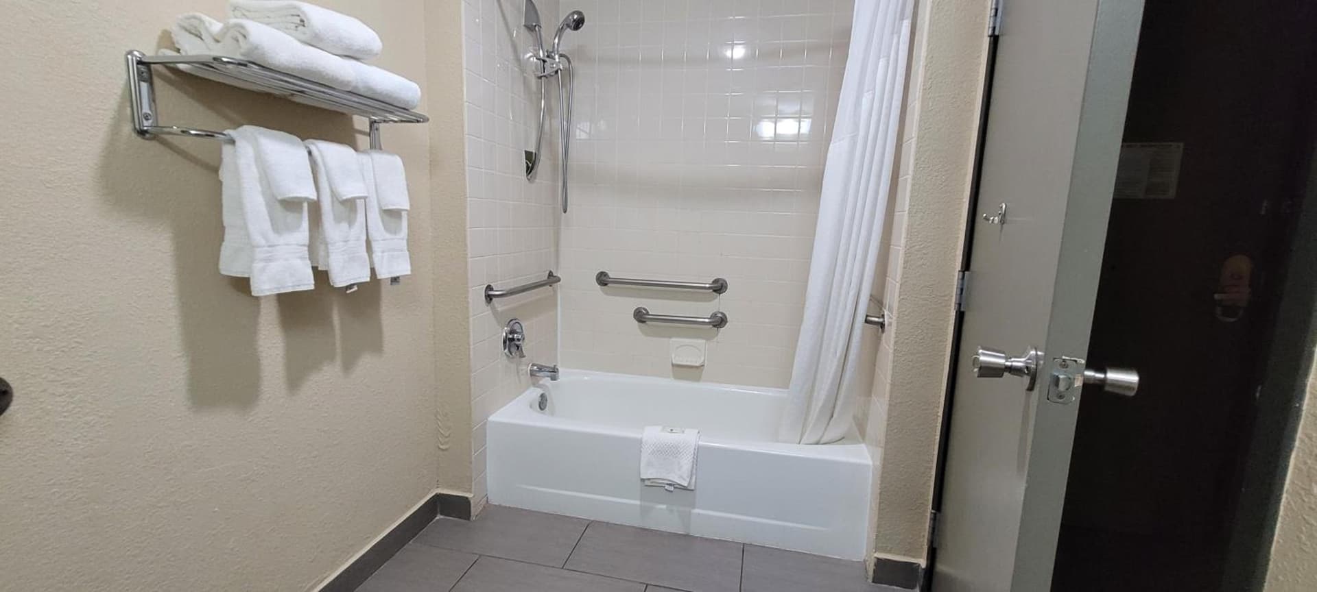 Quality Inn & Suites Columbia I-70 gallery photo in Columbia, MO — image 8