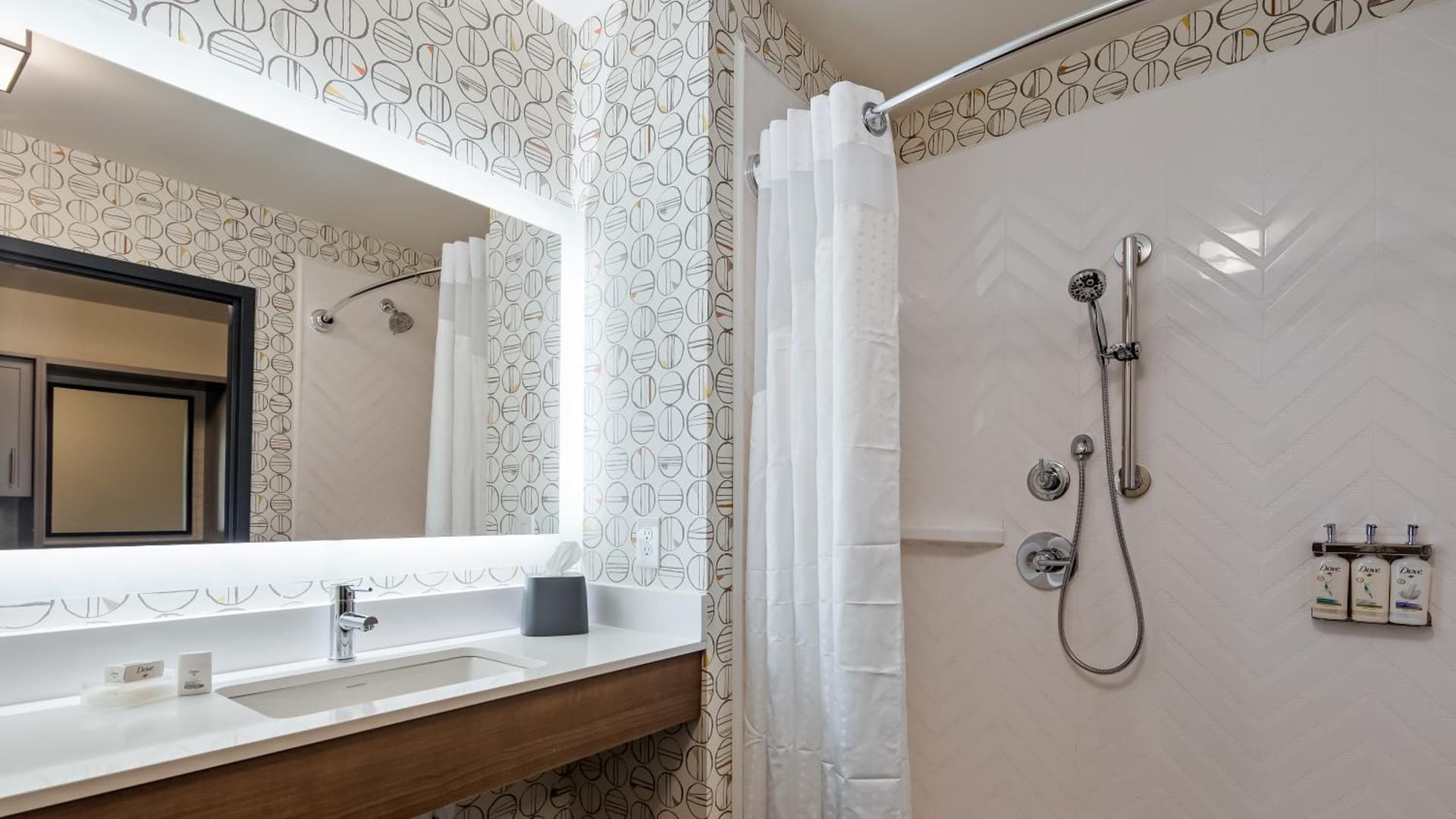 Holiday Inn - Clarksville Northeast by IHG interior in Clarksville, TN — gallery photo 2