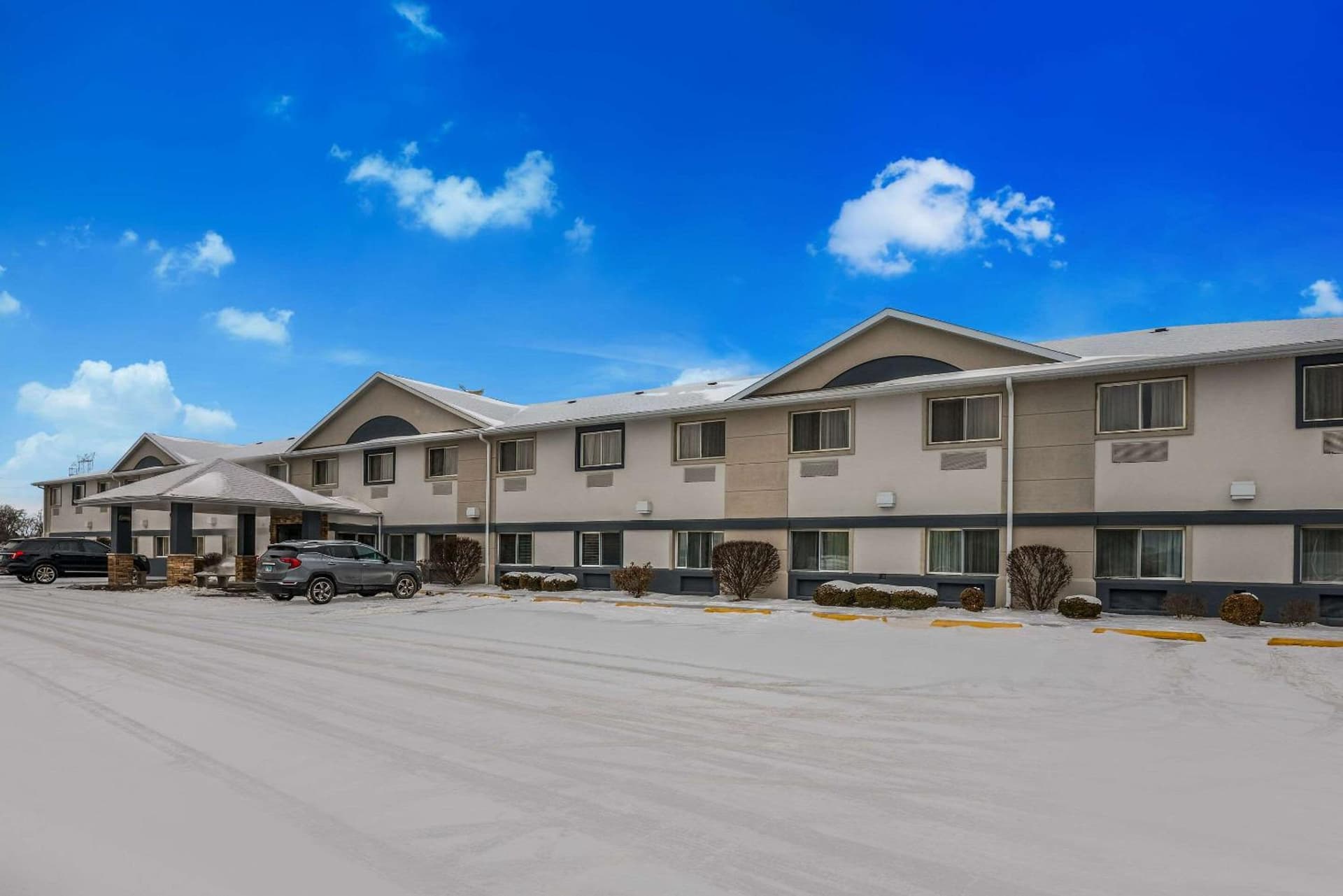 MainStay Suites Joliet I-80 interior in Joliet, IL — gallery photo 2