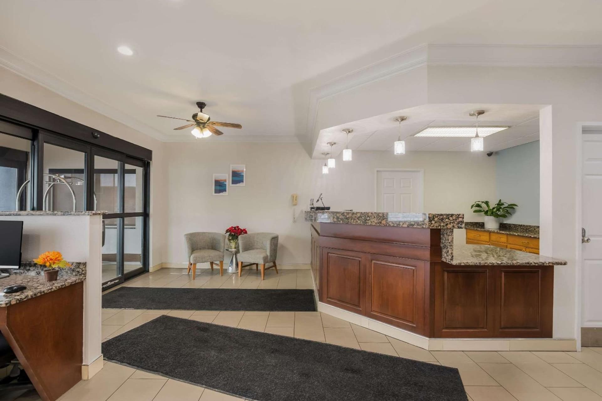 MainStay Suites Joliet I-80 gallery photo in Joliet, IL — image 24