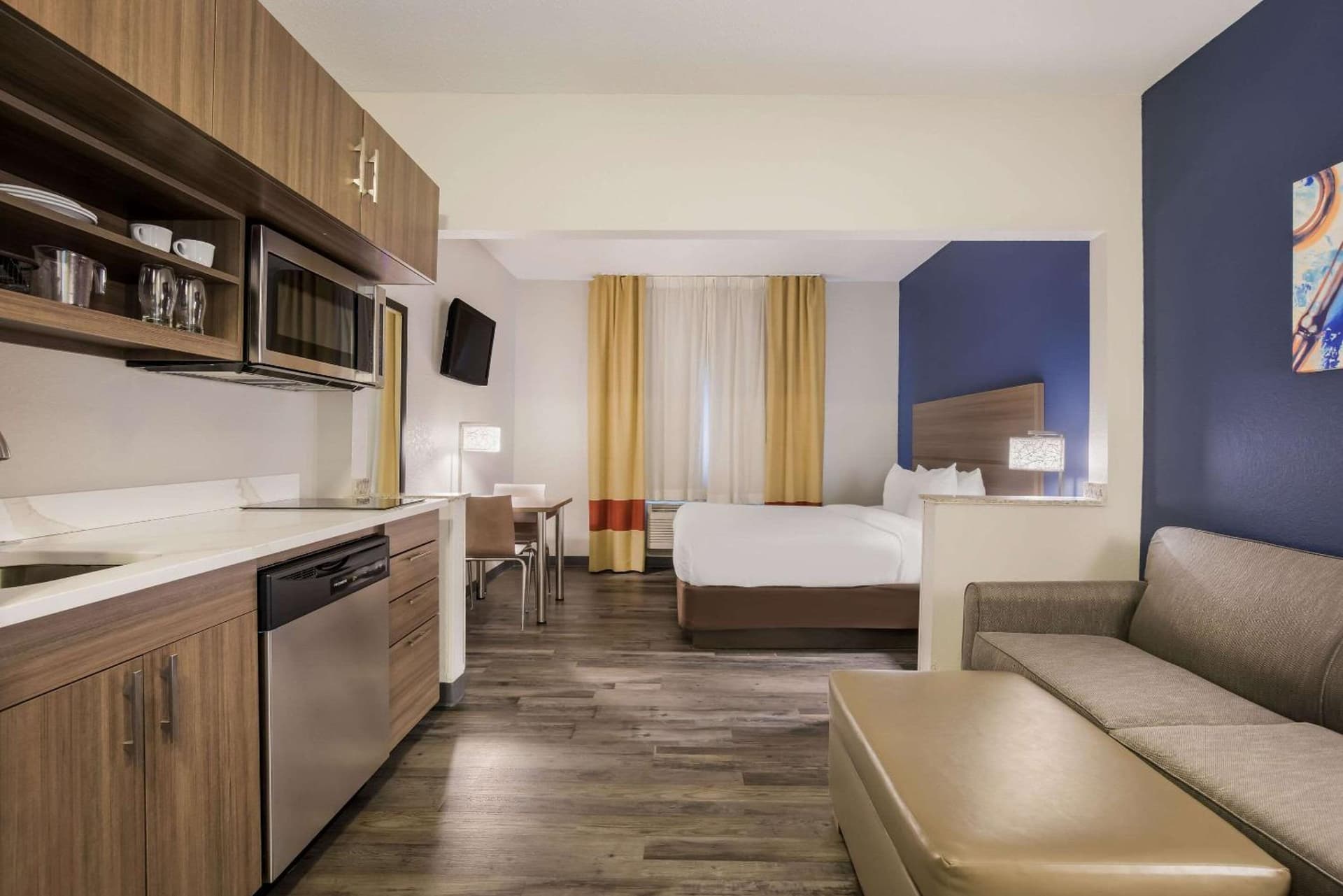 MainStay Suites Joliet I-80 gallery photo in Joliet, IL — image 18