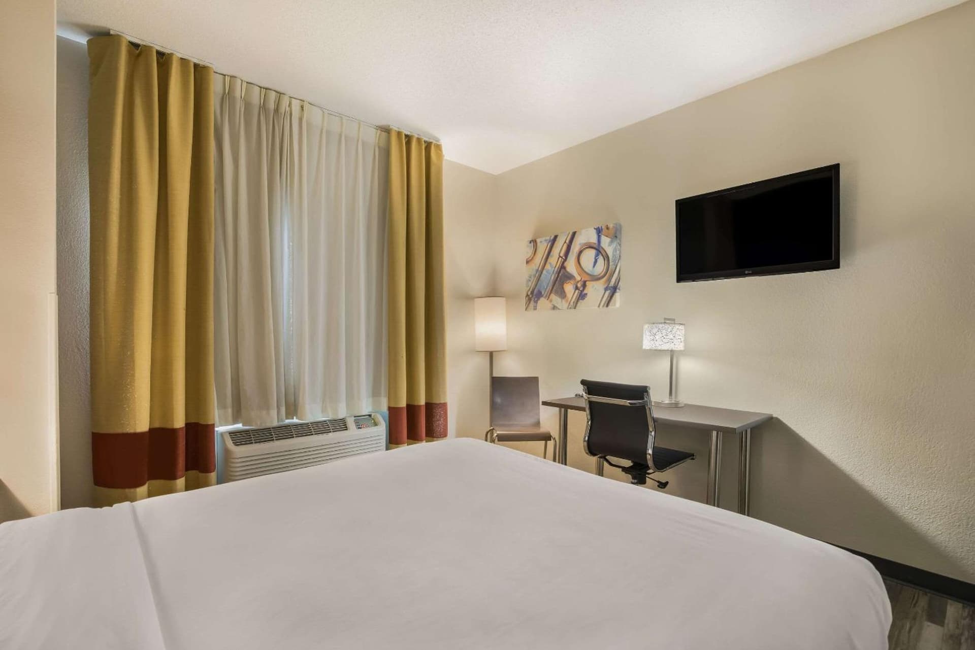 MainStay Suites Joliet I-80 gallery photo in Joliet, IL — image 5