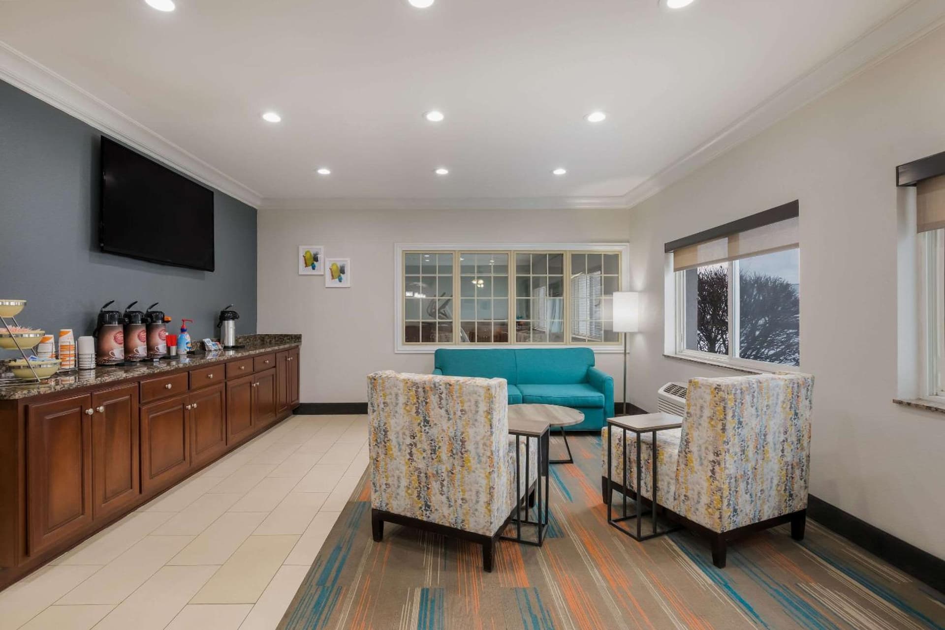 MainStay Suites Joliet I-80 gallery photo in Joliet, IL — image 11