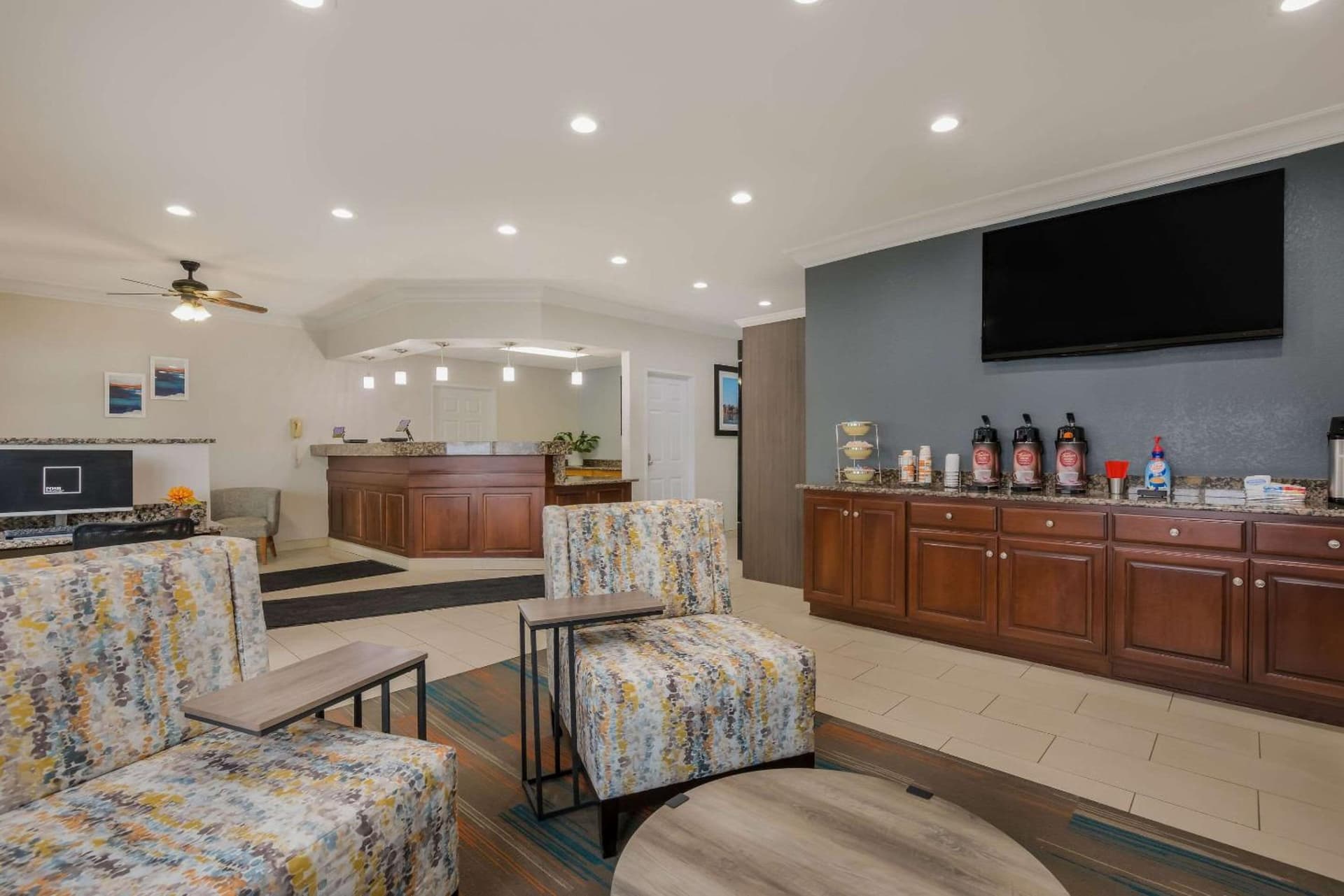MainStay Suites Joliet I-80 gallery photo in Joliet, IL — image 28