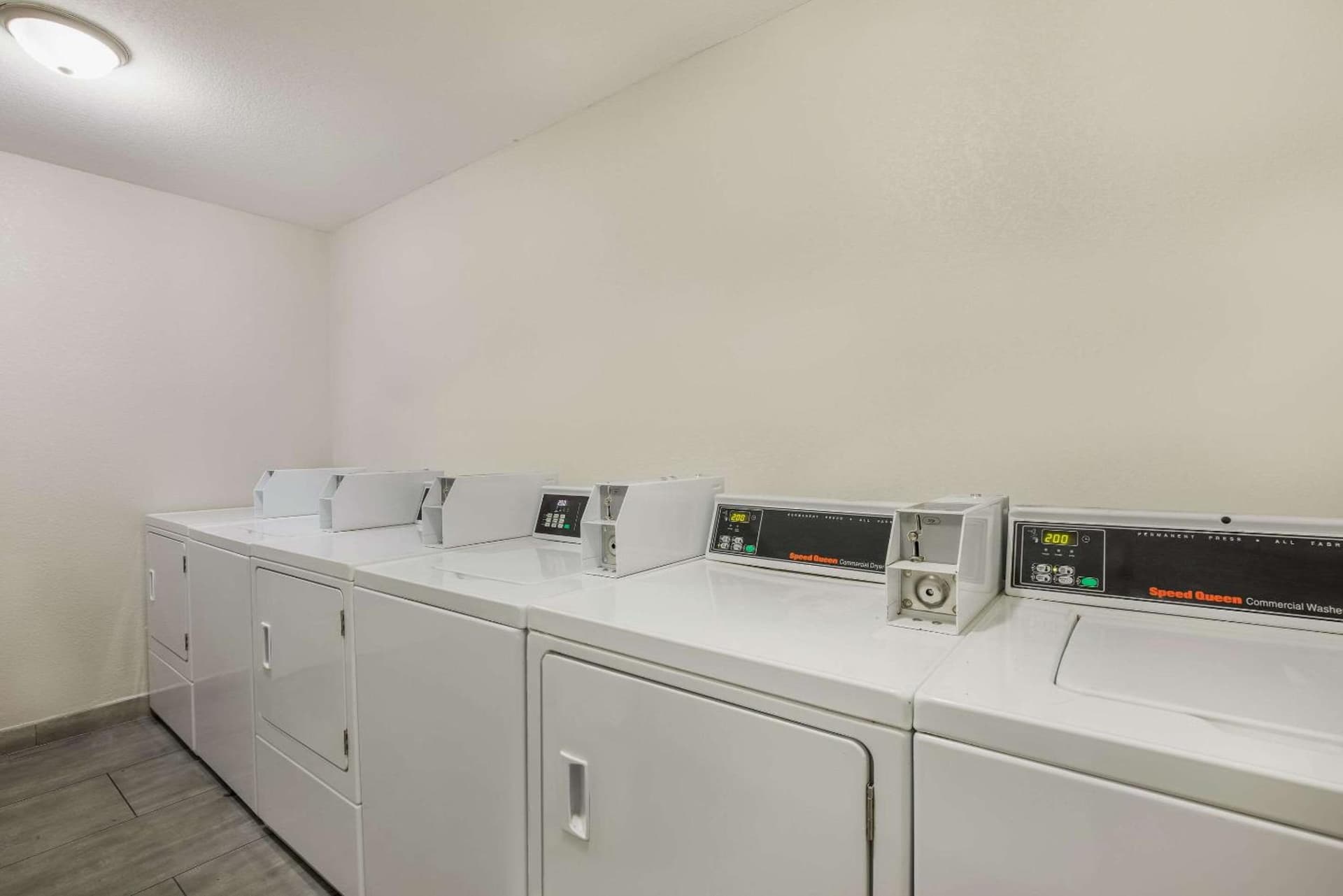 MainStay Suites Joliet I-80 gallery photo in Joliet, IL — image 10