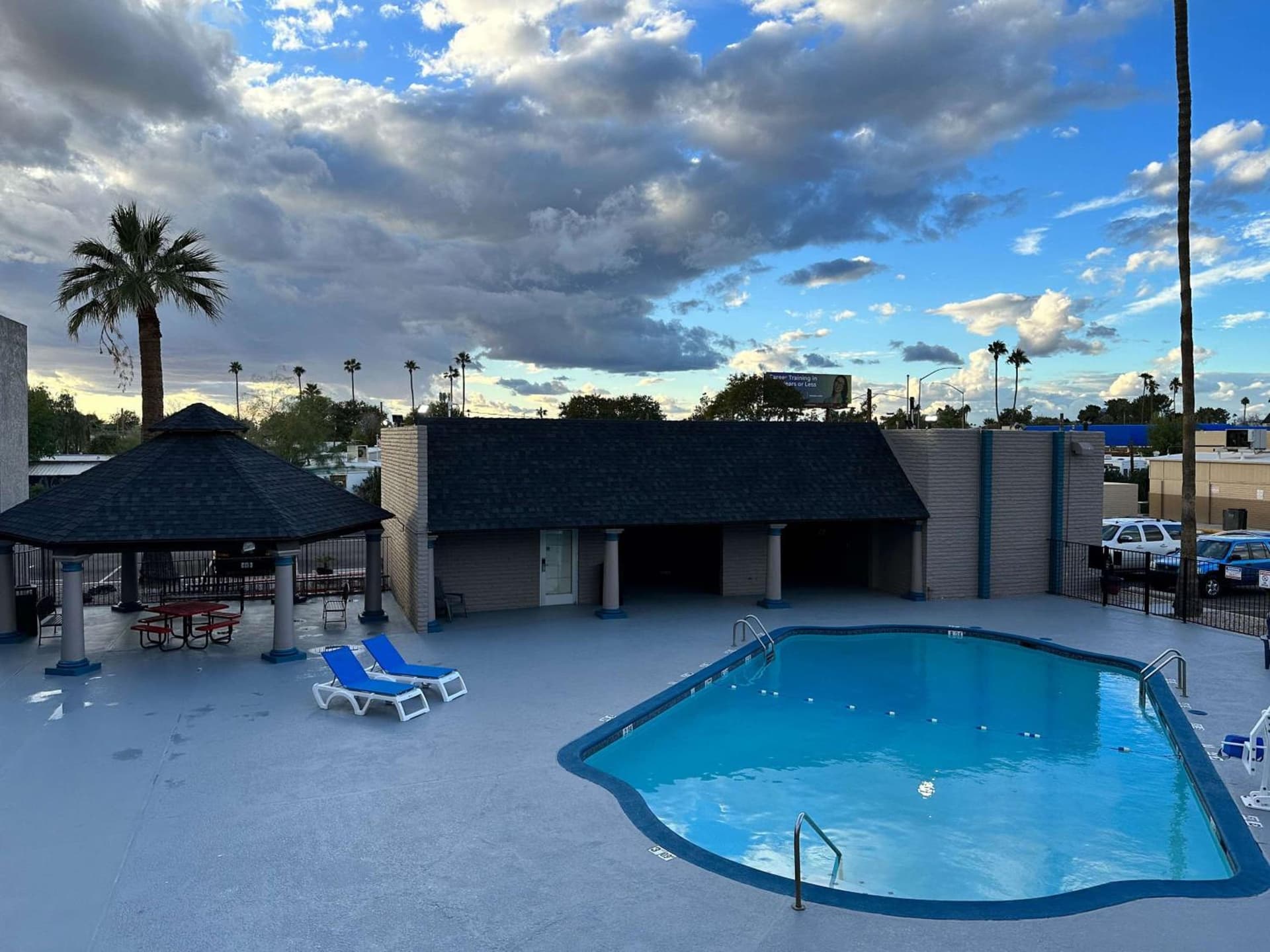 Super 8 by Wyndham Mesa Downtown Near Convention Center gallery photo in Mesa, AZ — image 35
