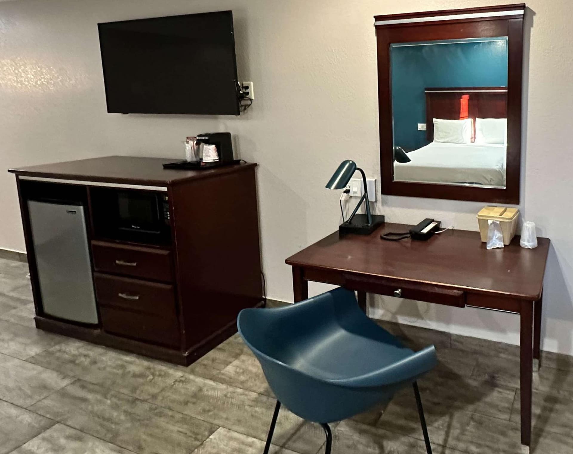 Super 8 by Wyndham Mesa Downtown Near Convention Center gallery photo in Mesa, AZ — image 25