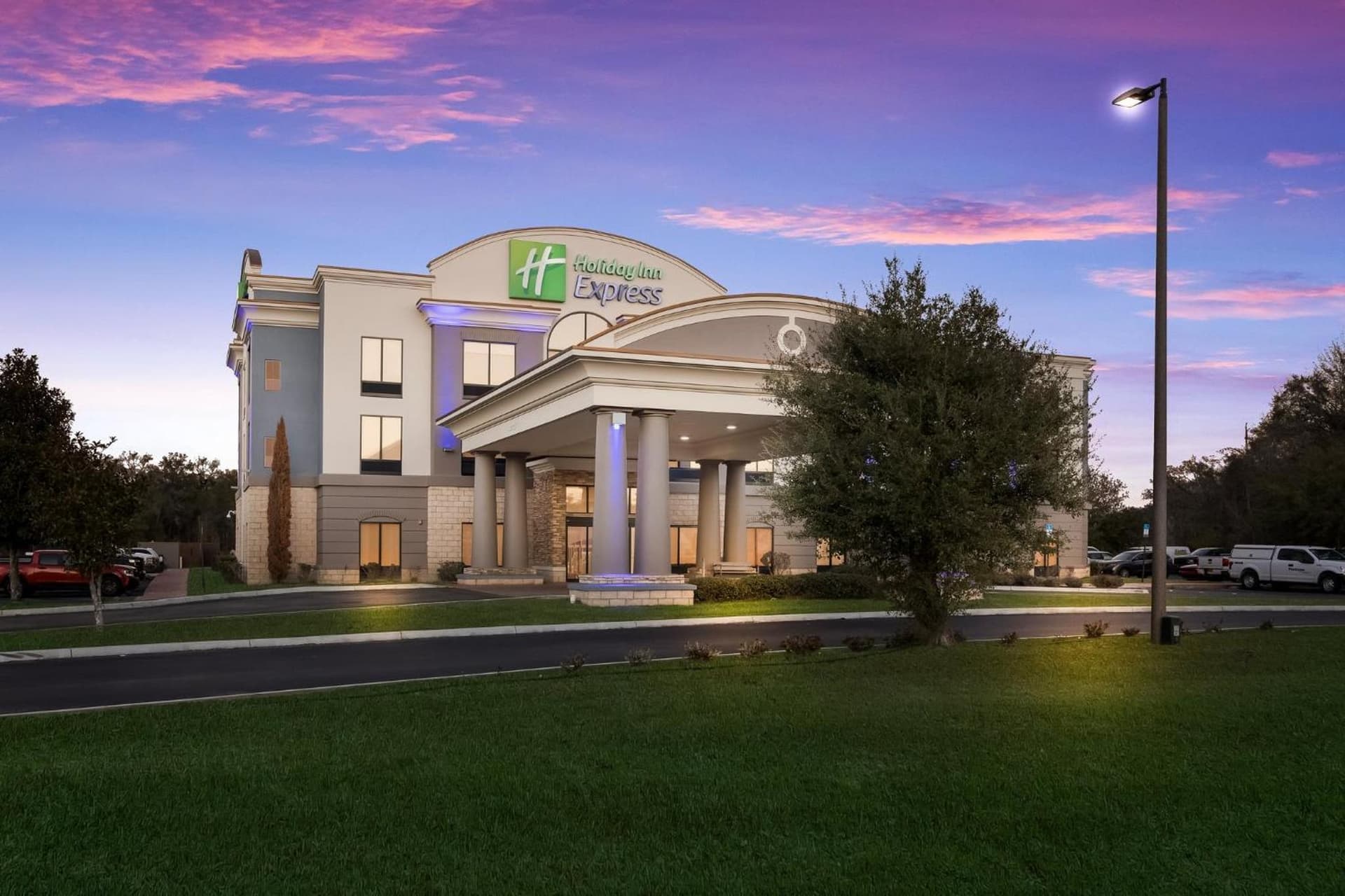 Holiday Inn Express Hotel & Suites Perry by IHG featured exterior or lobby in Perry, FL — similar hotel