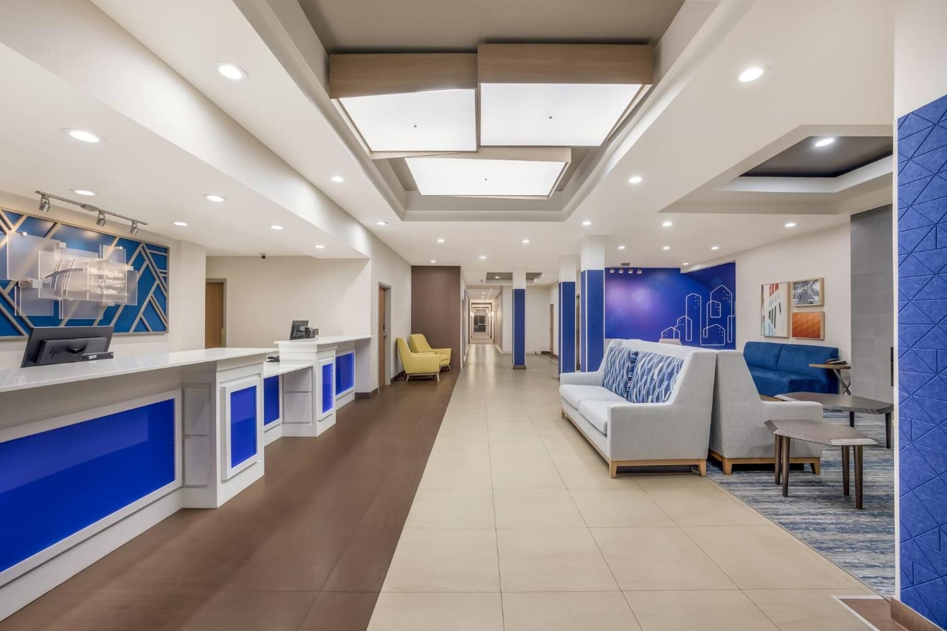 Holiday Inn Express Hotel & Suites Perry by IHG interior in Perry, FL — gallery photo 2