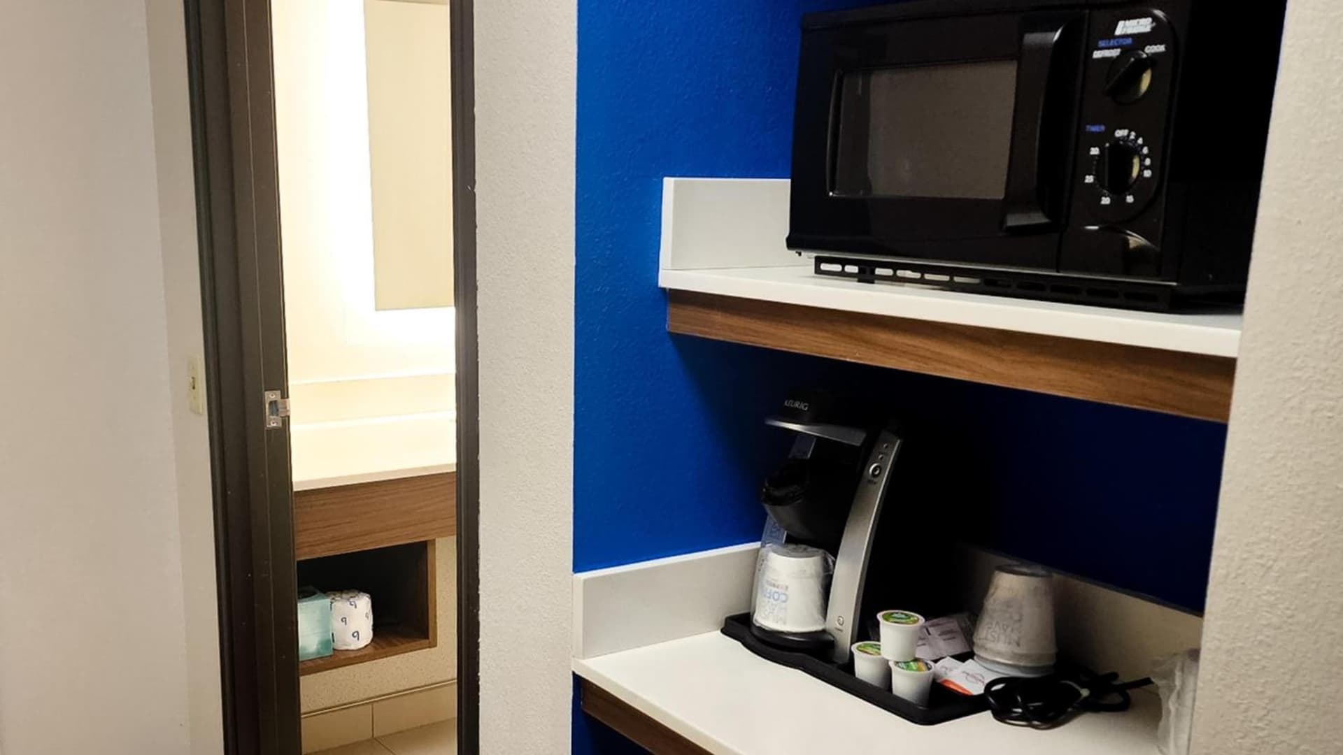Holiday Inn Express Hotel & Suites Chicago South Lansing by IHG gallery photo in Lansing, IL — image 25