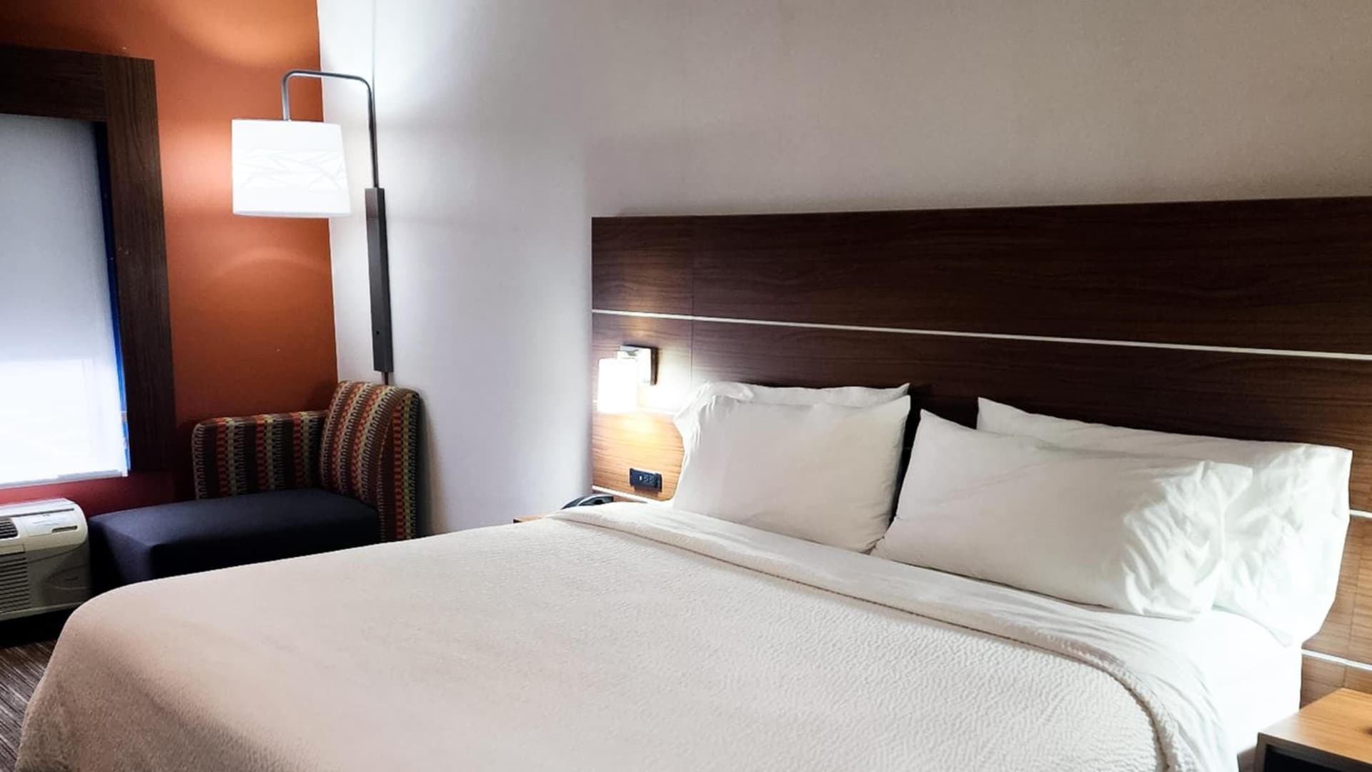 Holiday Inn Express Hotel & Suites Chicago South Lansing by IHG gallery photo in Lansing, IL — image 67