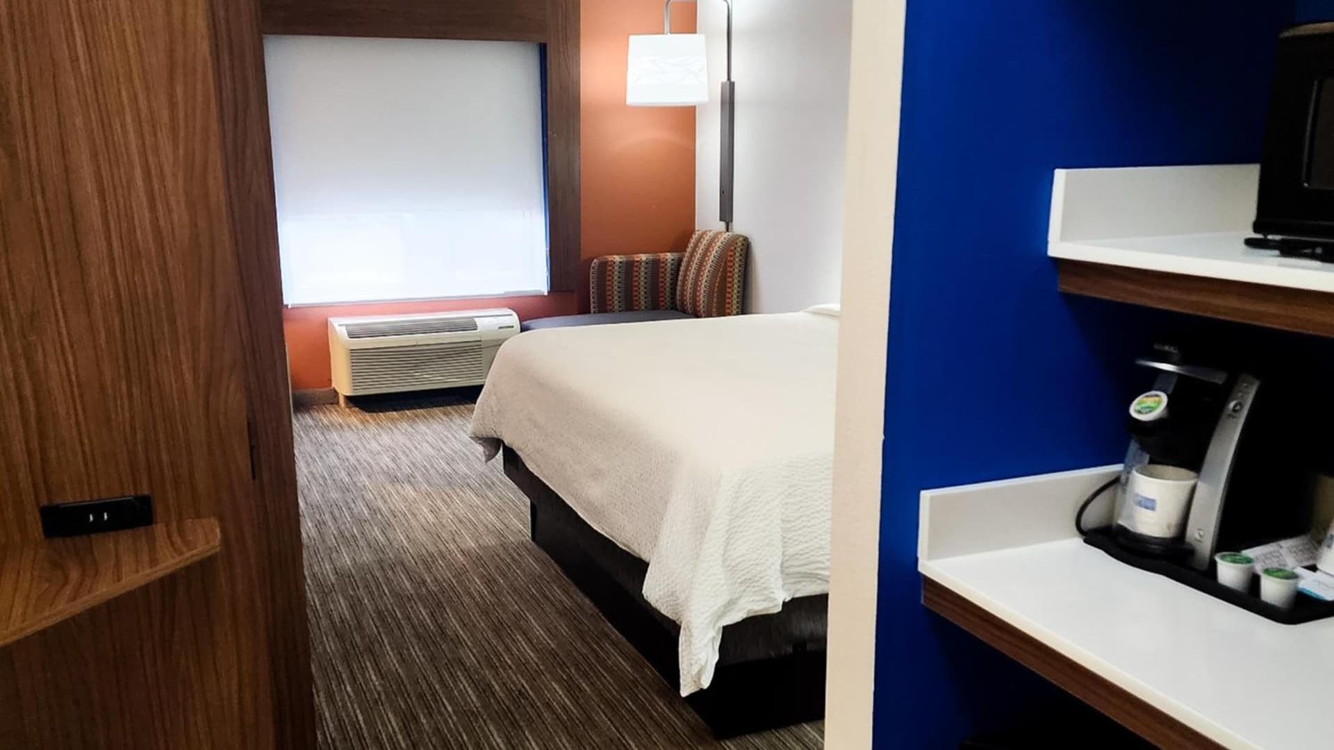 Holiday Inn Express Hotel & Suites Chicago South Lansing by IHG gallery photo in Lansing, IL — image 10