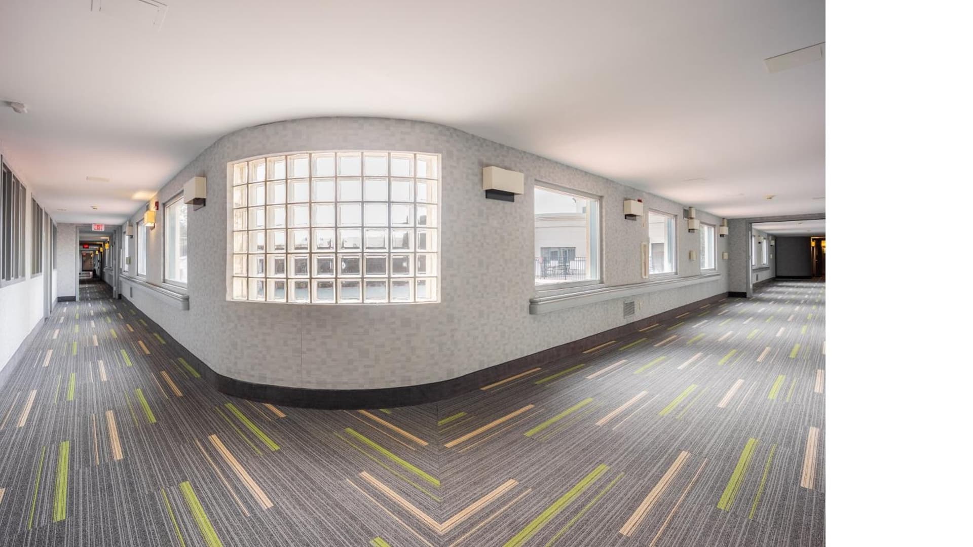 Holiday Inn Plainview-Long Island by IHG interior in Plainview, NY — gallery photo 2