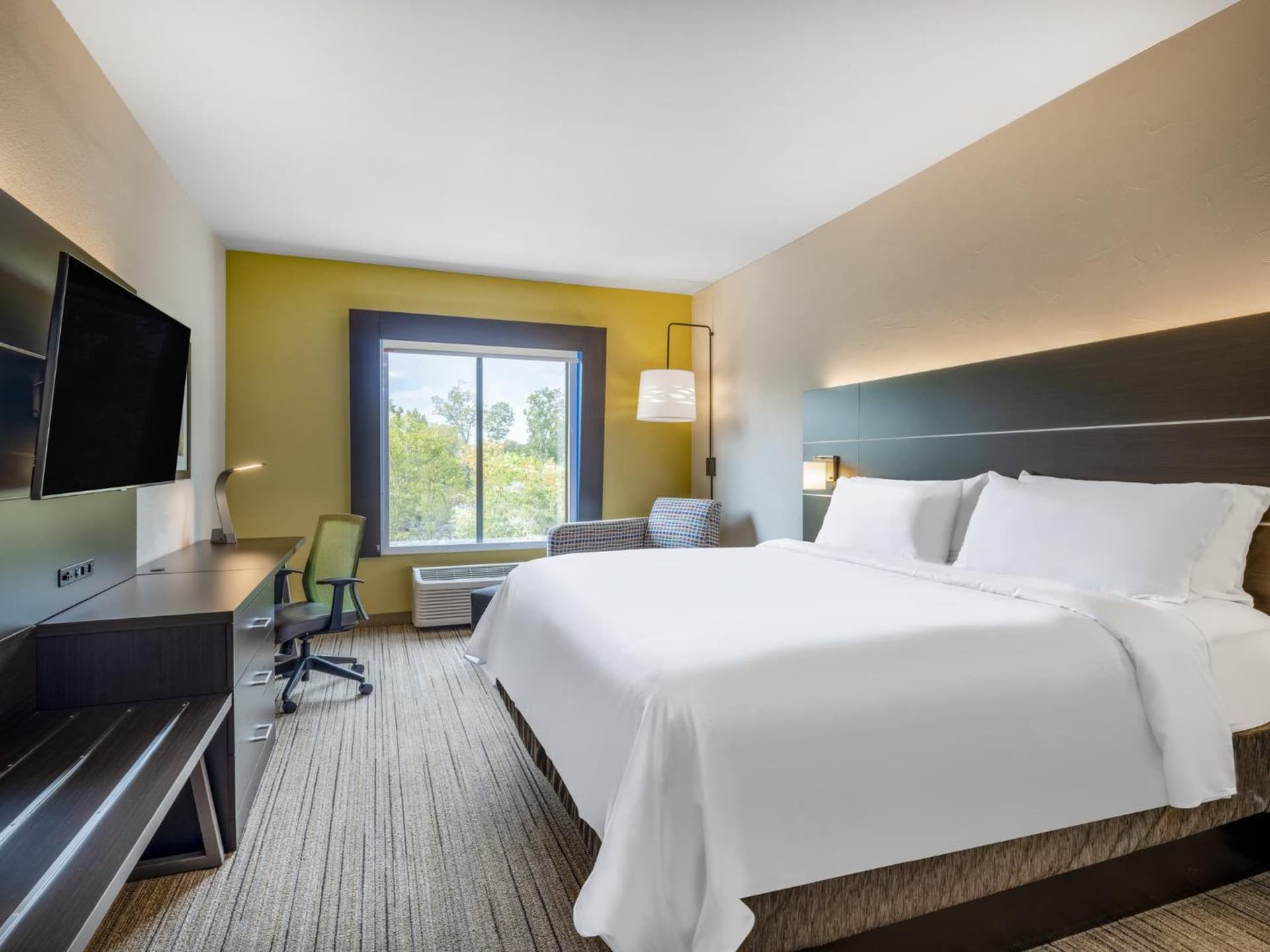 Holiday Inn Express Hotel & Suites Beaumont Northwest by IHG gallery photo in Beaumont, TX — image 42