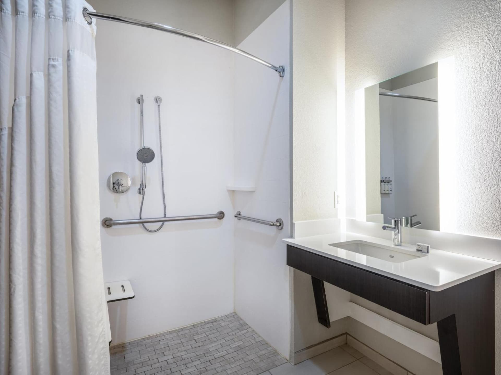 Holiday Inn Express Hotel & Suites Beaumont Northwest by IHG gallery photo in Beaumont, TX — image 24