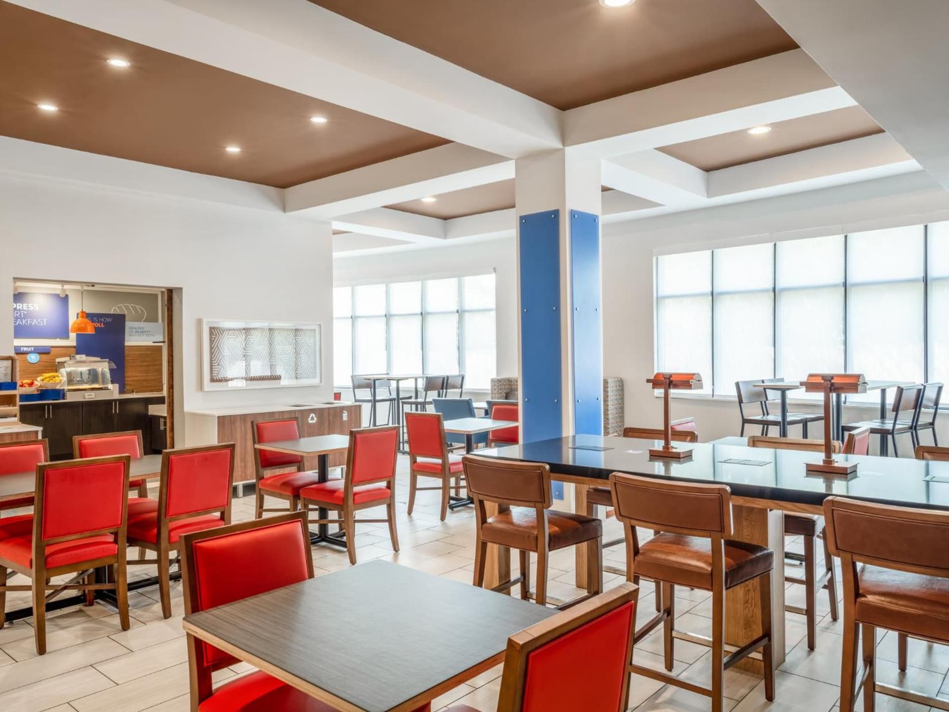Holiday Inn Express Hotel & Suites Beaumont Northwest by IHG gallery photo in Beaumont, TX — image 31
