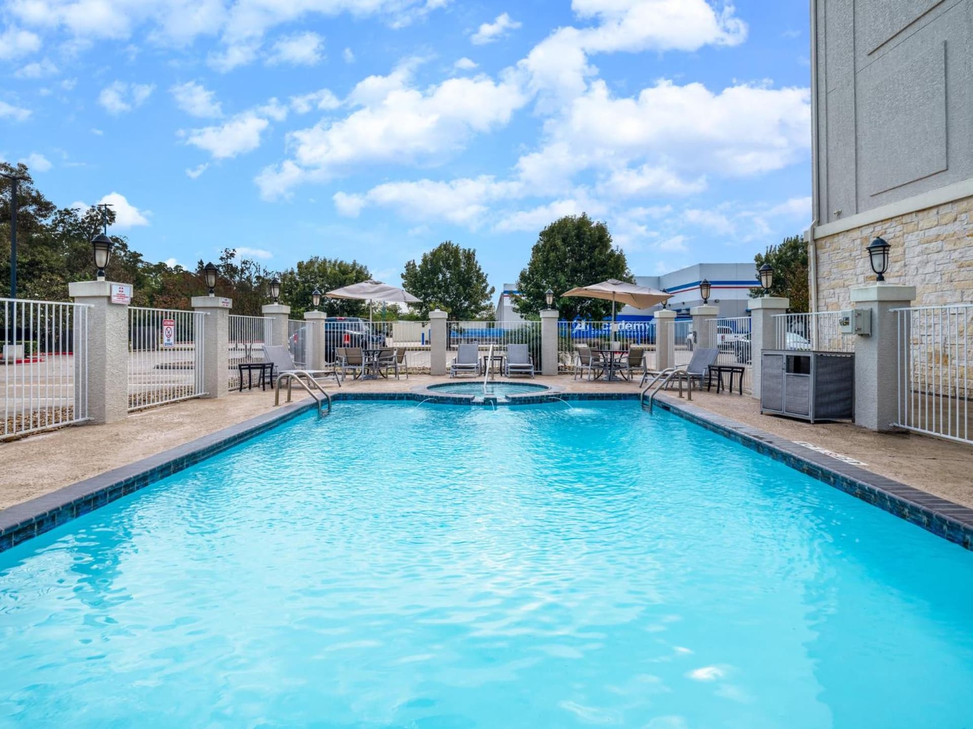 Holiday Inn Express Hotel & Suites Beaumont Northwest by IHG gallery photo in Beaumont, TX — image 6