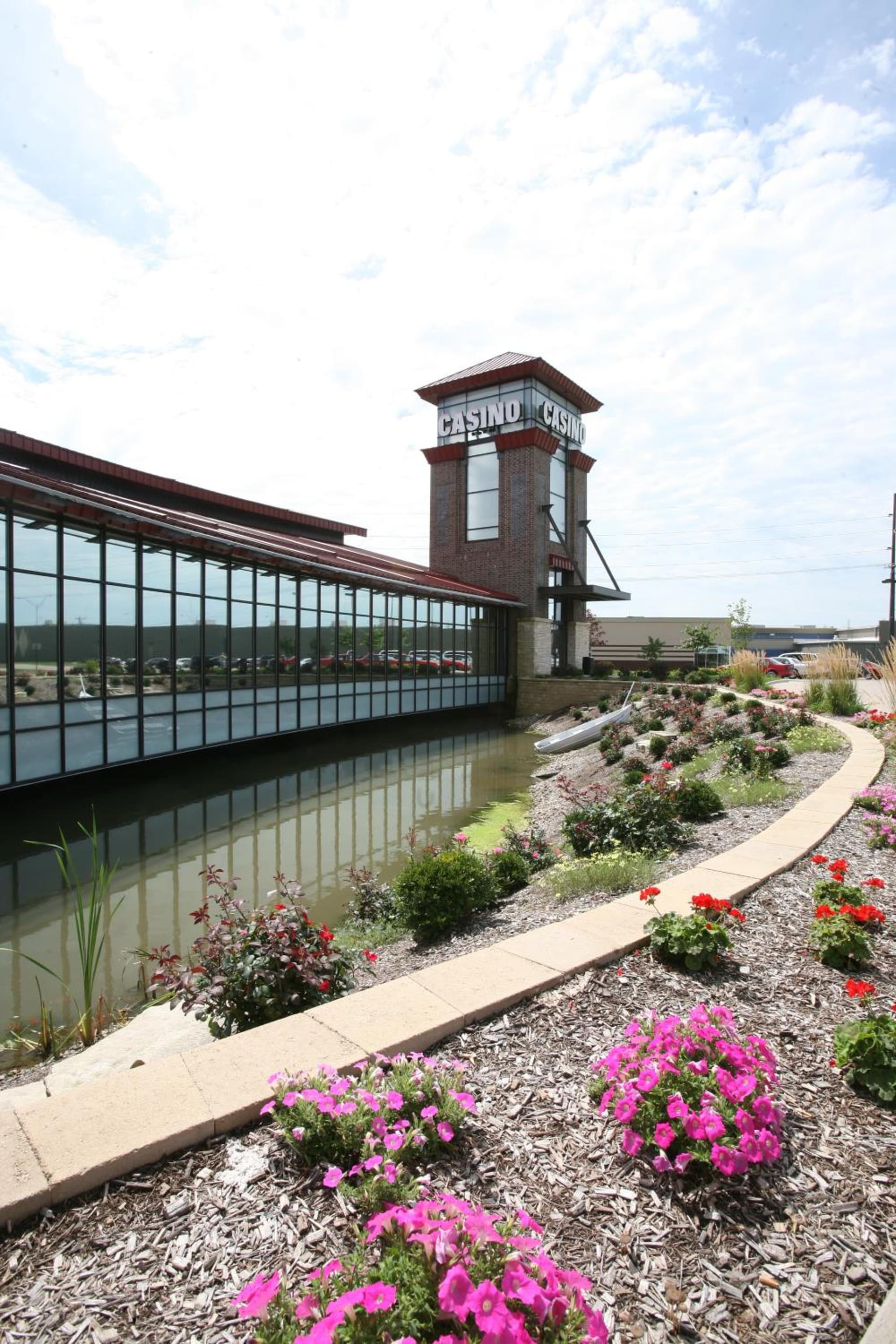 Fun City Resort Hotel featured exterior or lobby in Burlington, IA — similar hotel