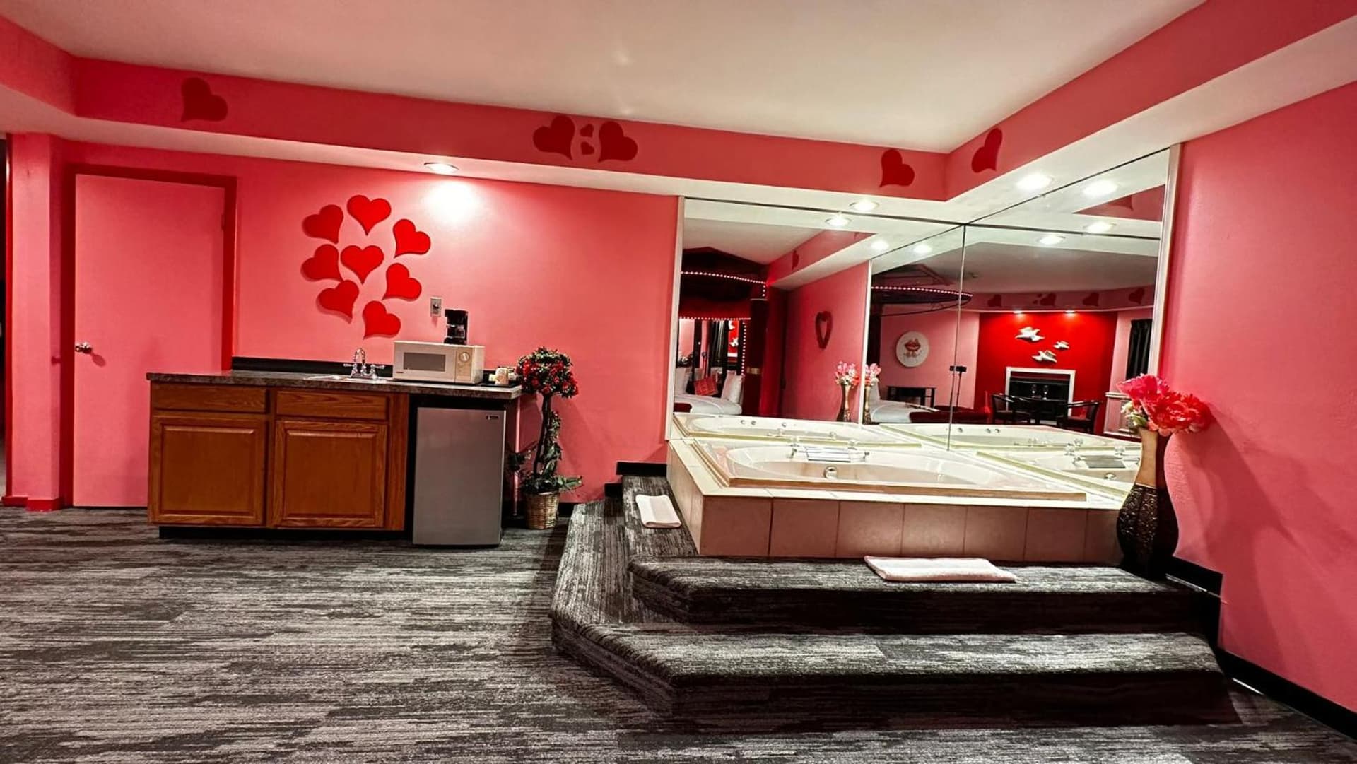 Inn of the Dove Harrisburg-Hershey Romantic Suites gallery photo in Harrisburg, PA — image 46