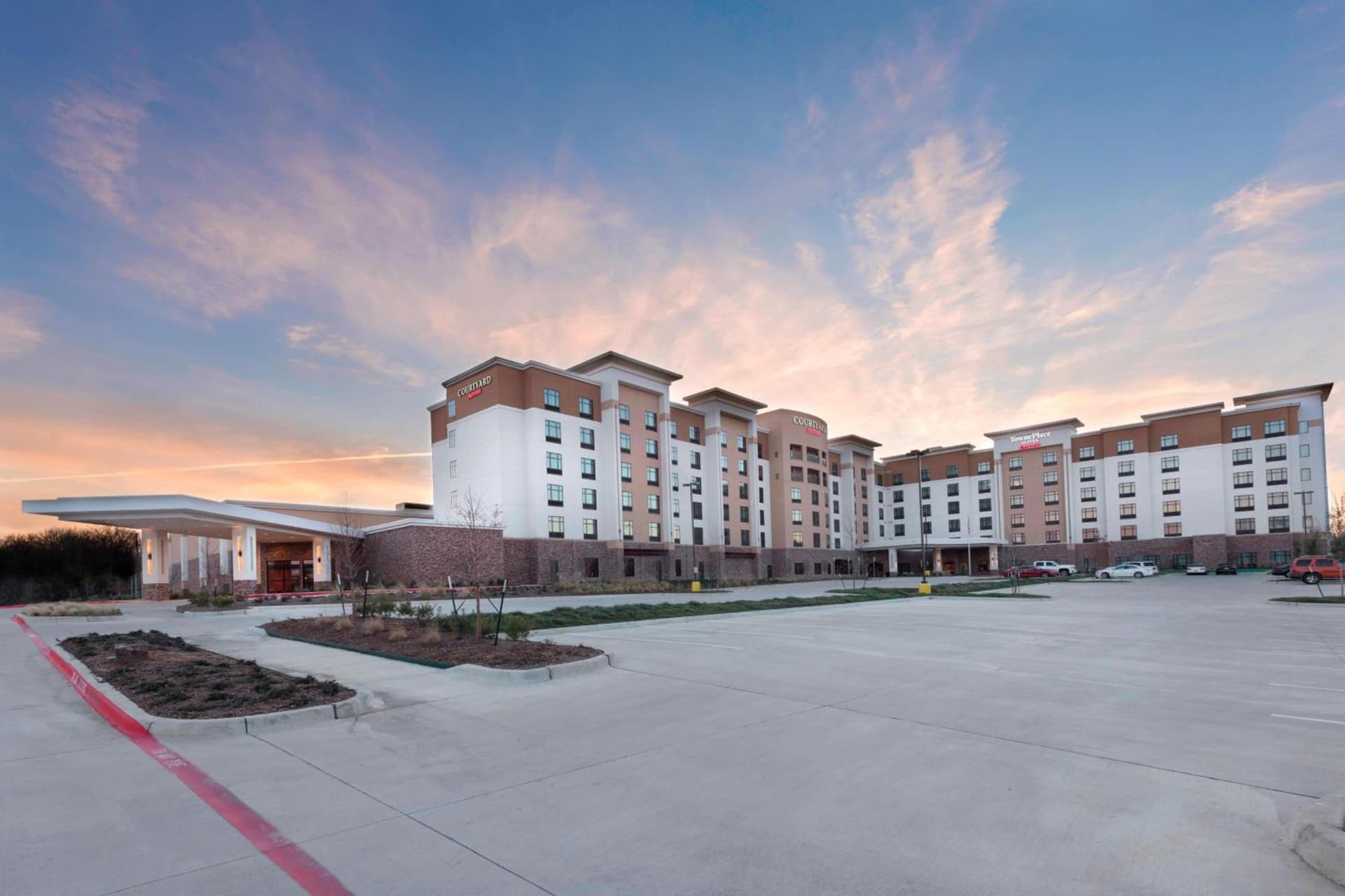 Courtyard by Marriott Dallas DFW Airport North/Grapevine featured exterior or lobby in Grapevine, TX — similar hotel
