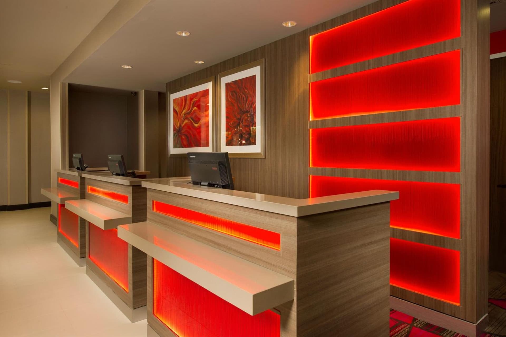 Courtyard by Marriott Dallas DFW Airport North/Grapevine interior in Grapevine, TX — gallery photo 2