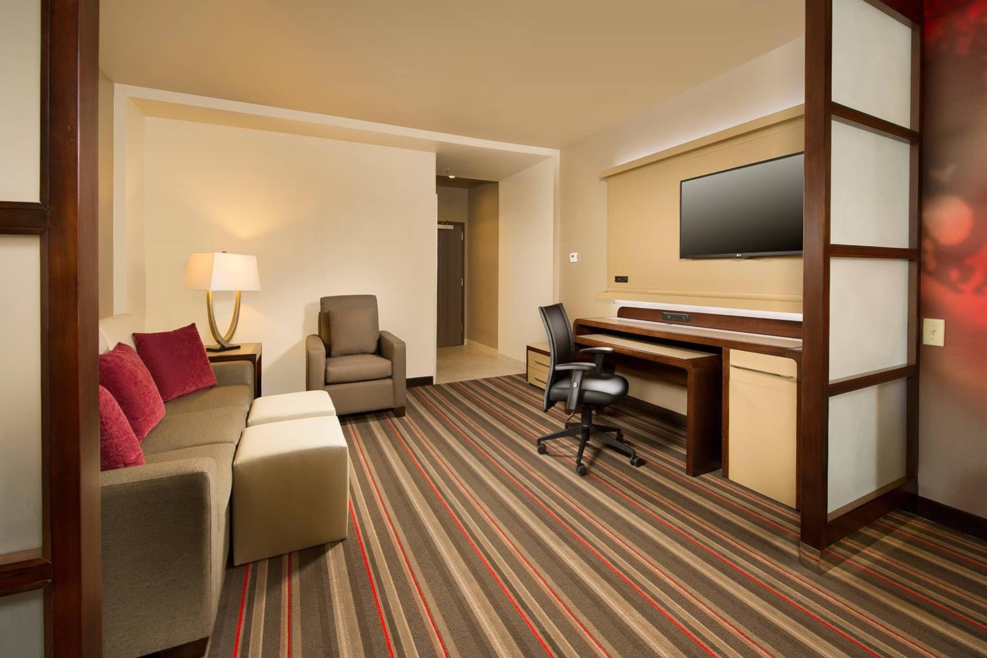 Courtyard by Marriott Dallas DFW Airport North/Grapevine interior in Grapevine, TX — gallery photo 2