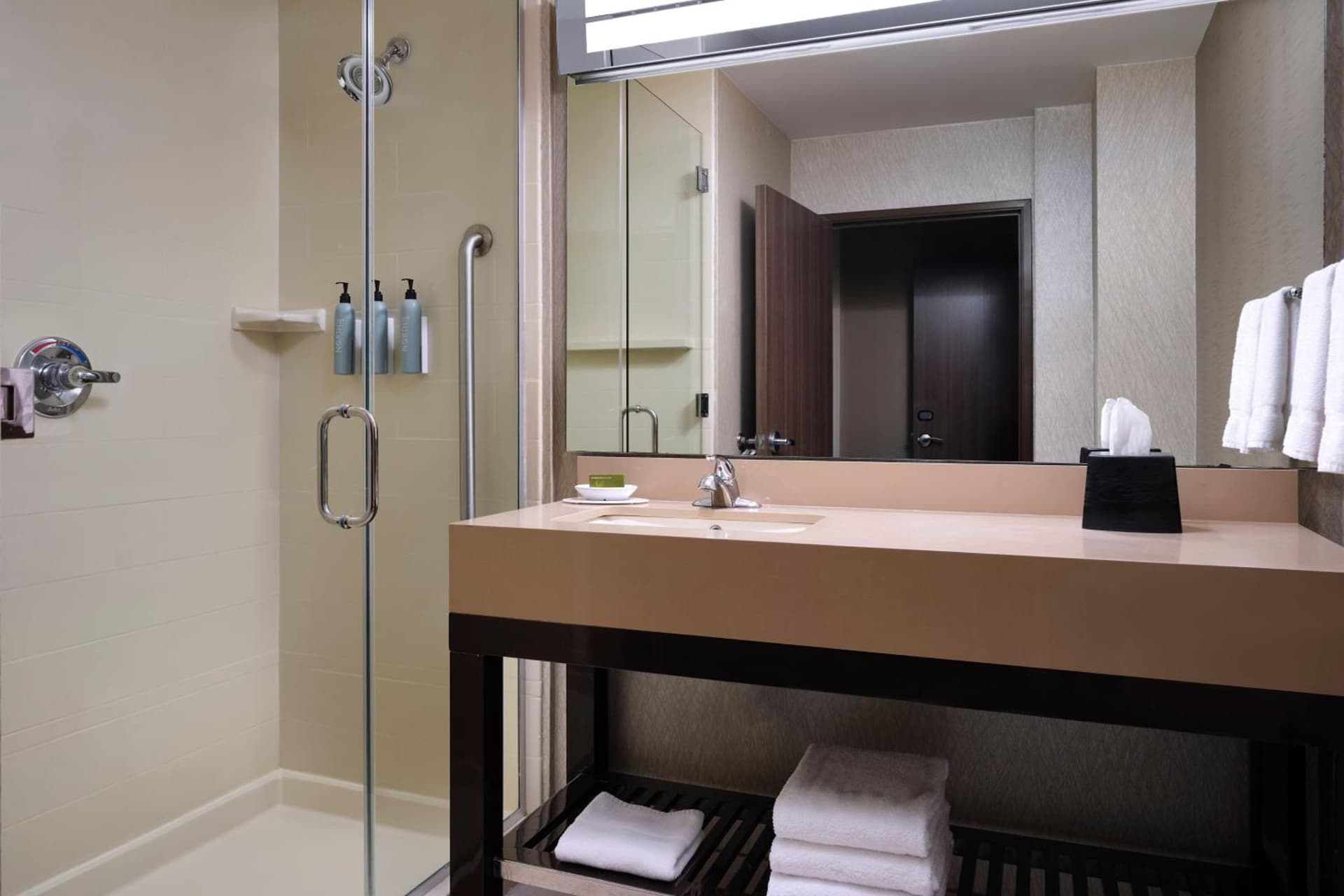 Courtyard by Marriott Dallas DFW Airport North/Grapevine gallery photo in Grapevine, TX — image 27