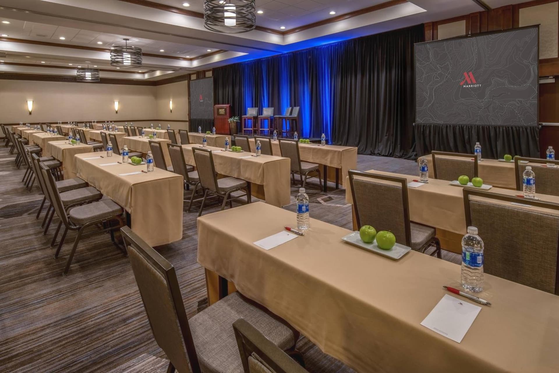 Fullerton Marriott at California State University gallery photo in Fullerton, CA — image 18