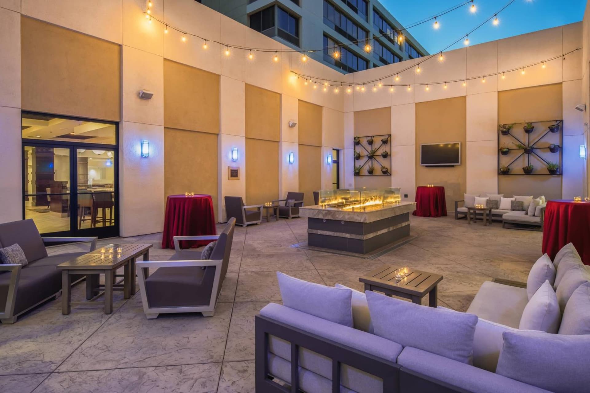Fullerton Marriott at California State University property views in Fullerton, CA — gallery photo 3