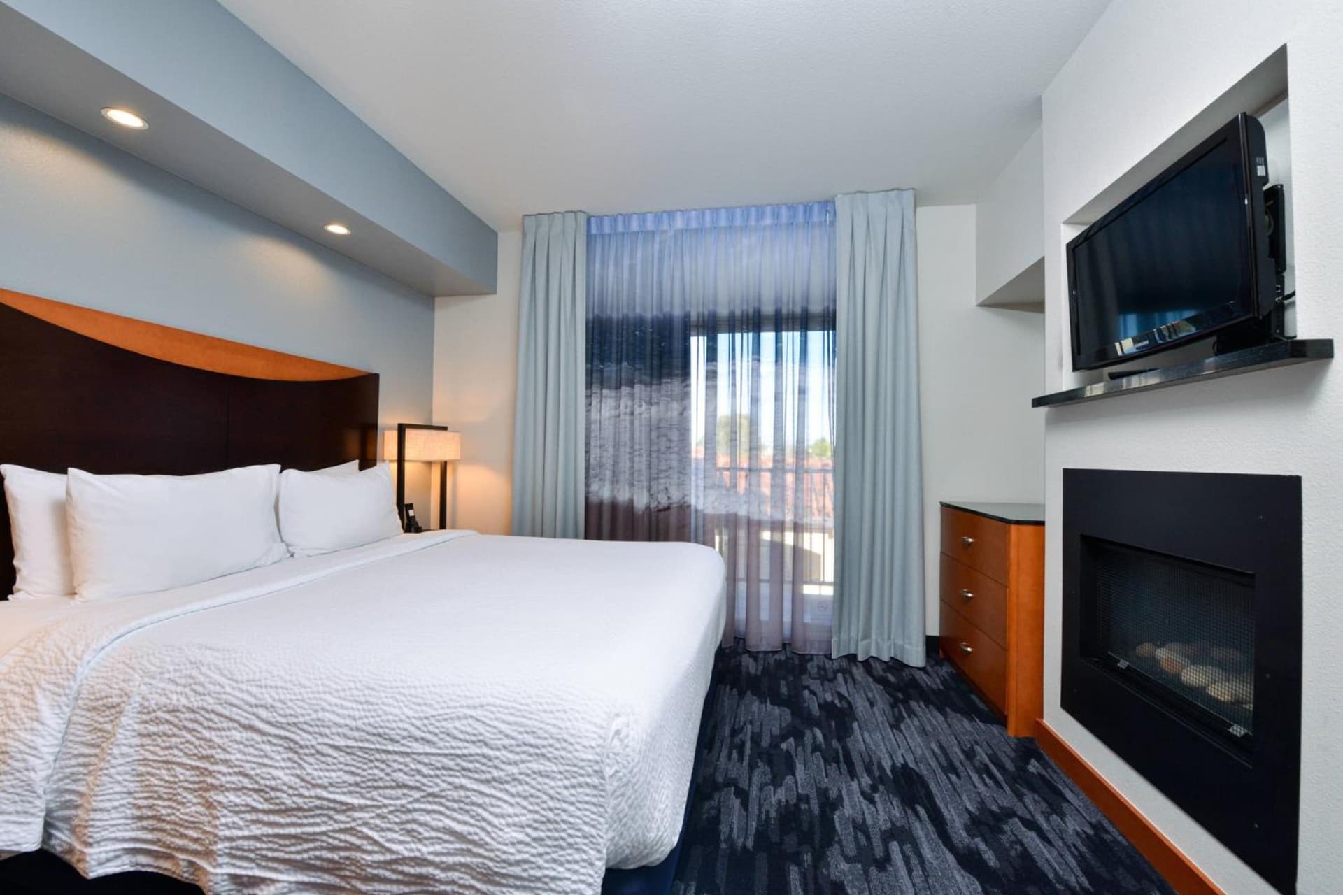 Fairfield Inn & Suites Santa Cruz - Capitola gallery photo in Capitola, CA — image 7