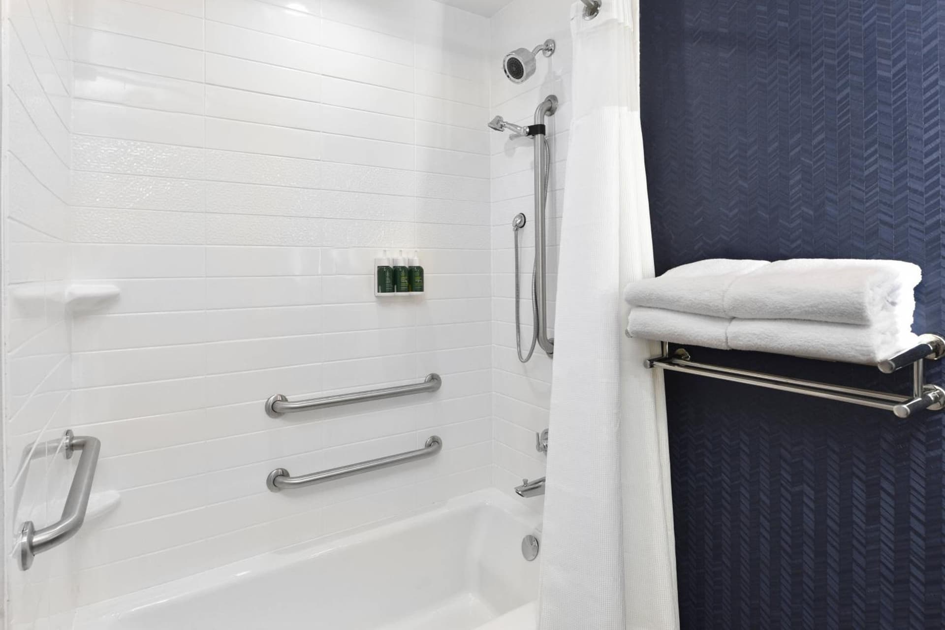 Fairfield Inn & Suites by Marriott Moorpark Ventura County gallery photo in Moorpark, CA — image 24