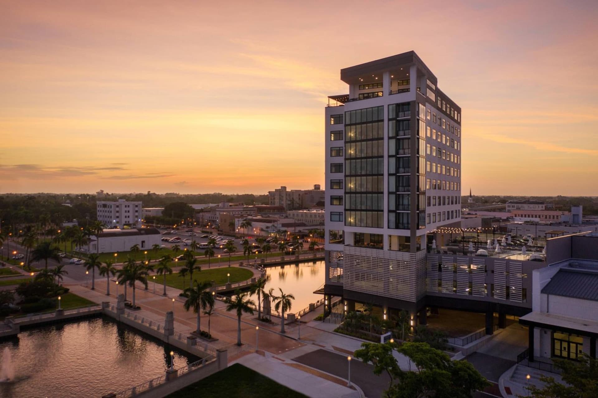 Luminary Hotel & Co., Autograph Collection property views in Fort Myers, FL — gallery photo 3