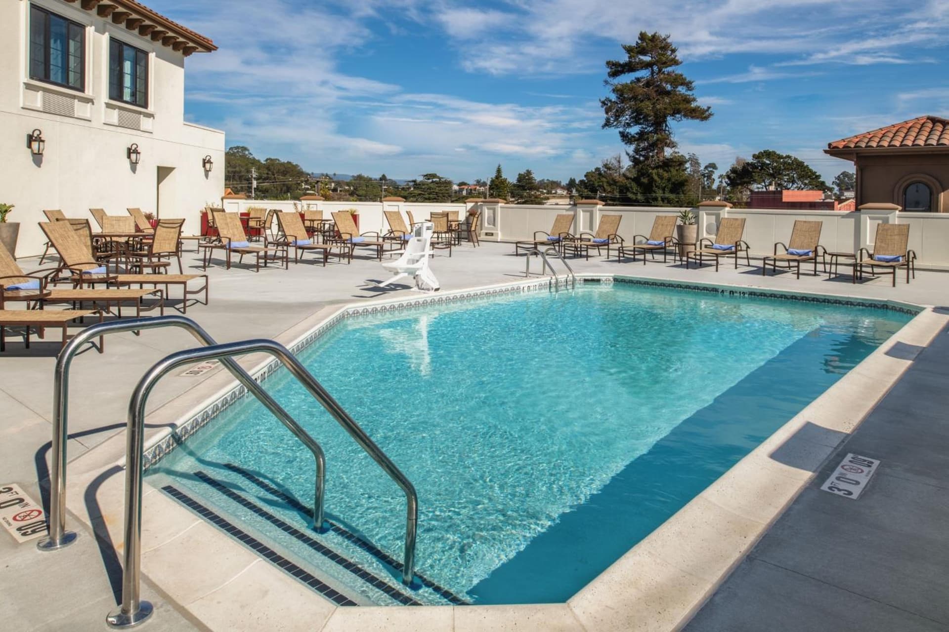 Courtyard by Marriott Santa Cruz gallery photo in Santa Cruz, CA — image 25