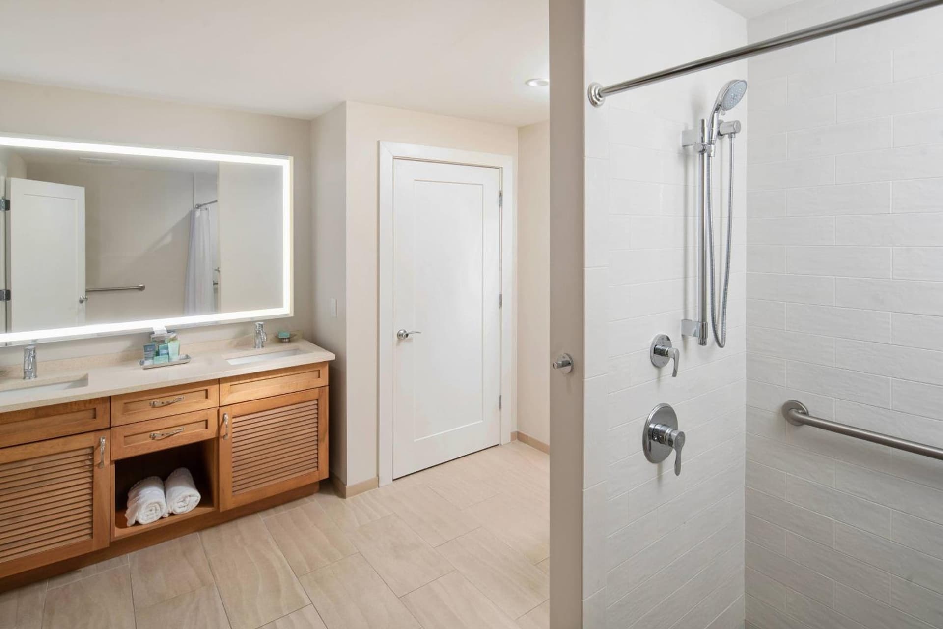 Waterline Villas & Marina, Autograph Collection gallery photo in Holmes Beach, FL — image 55
