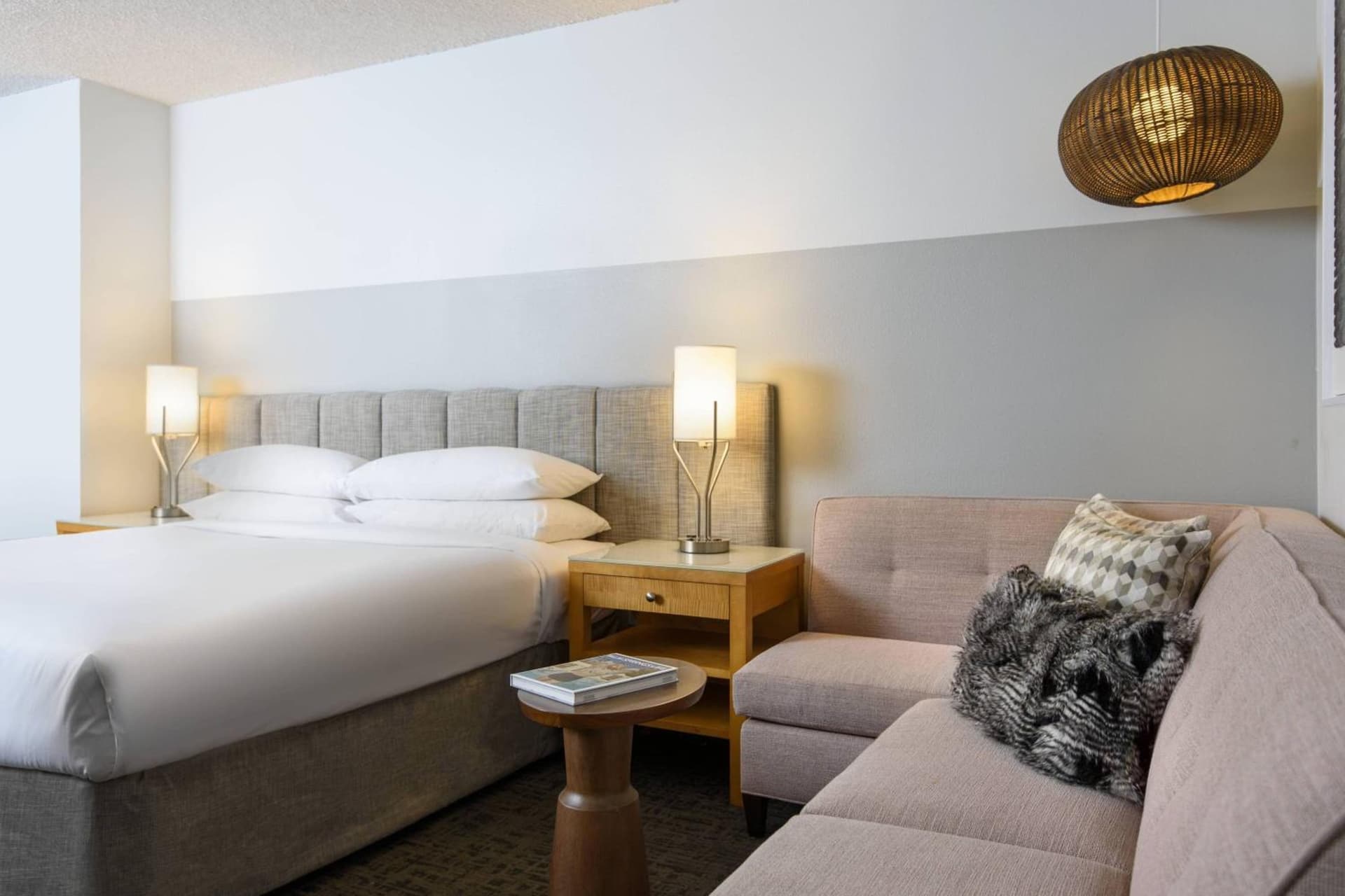 Renaissance Palm Springs Hotel gallery photo in Palm Springs, CA — image 38