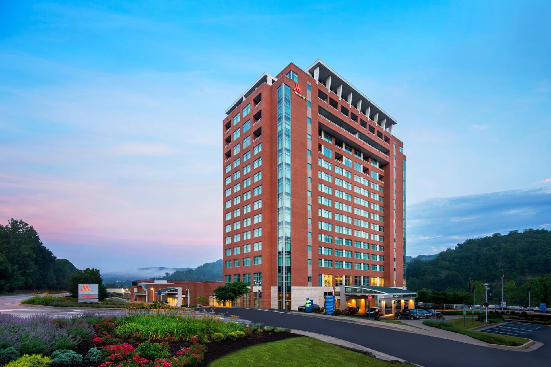 Morgantown Marriott at Waterfront Place property views in Morgantown, WV — gallery photo 3