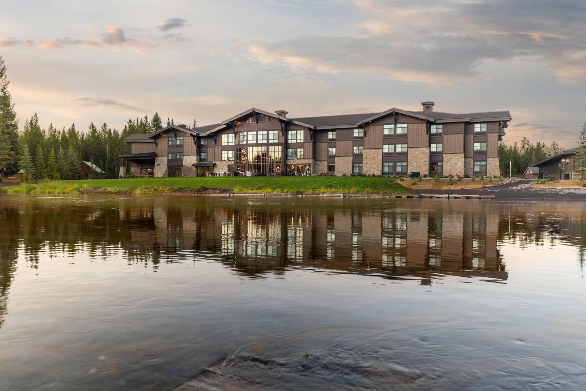 SpringHill Suites Island Park Yellowstone interior in Island Park, ID — gallery photo 2