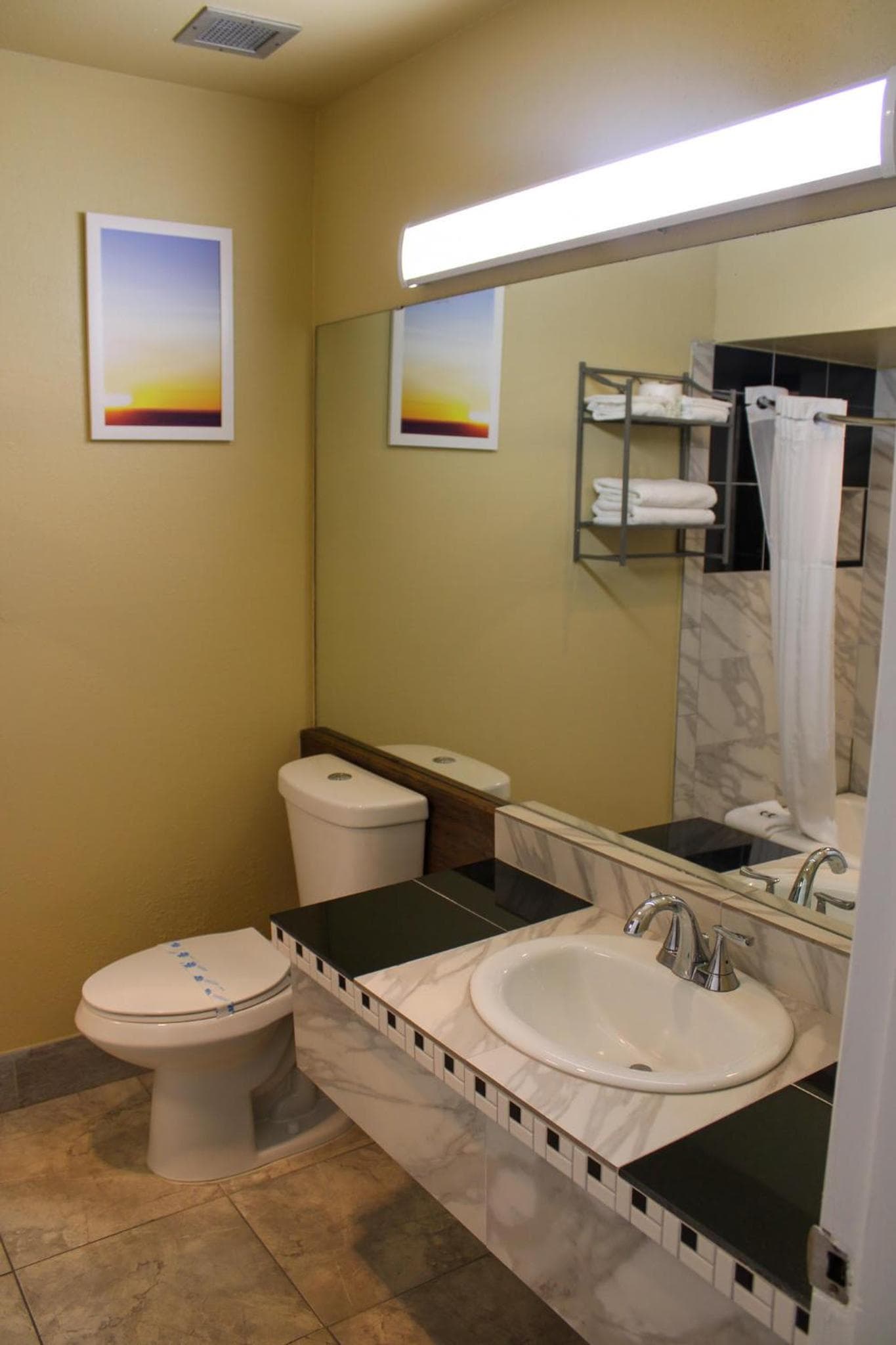 Days Inn by Wyndham Bend gallery photo in Bend, OR — image 10
